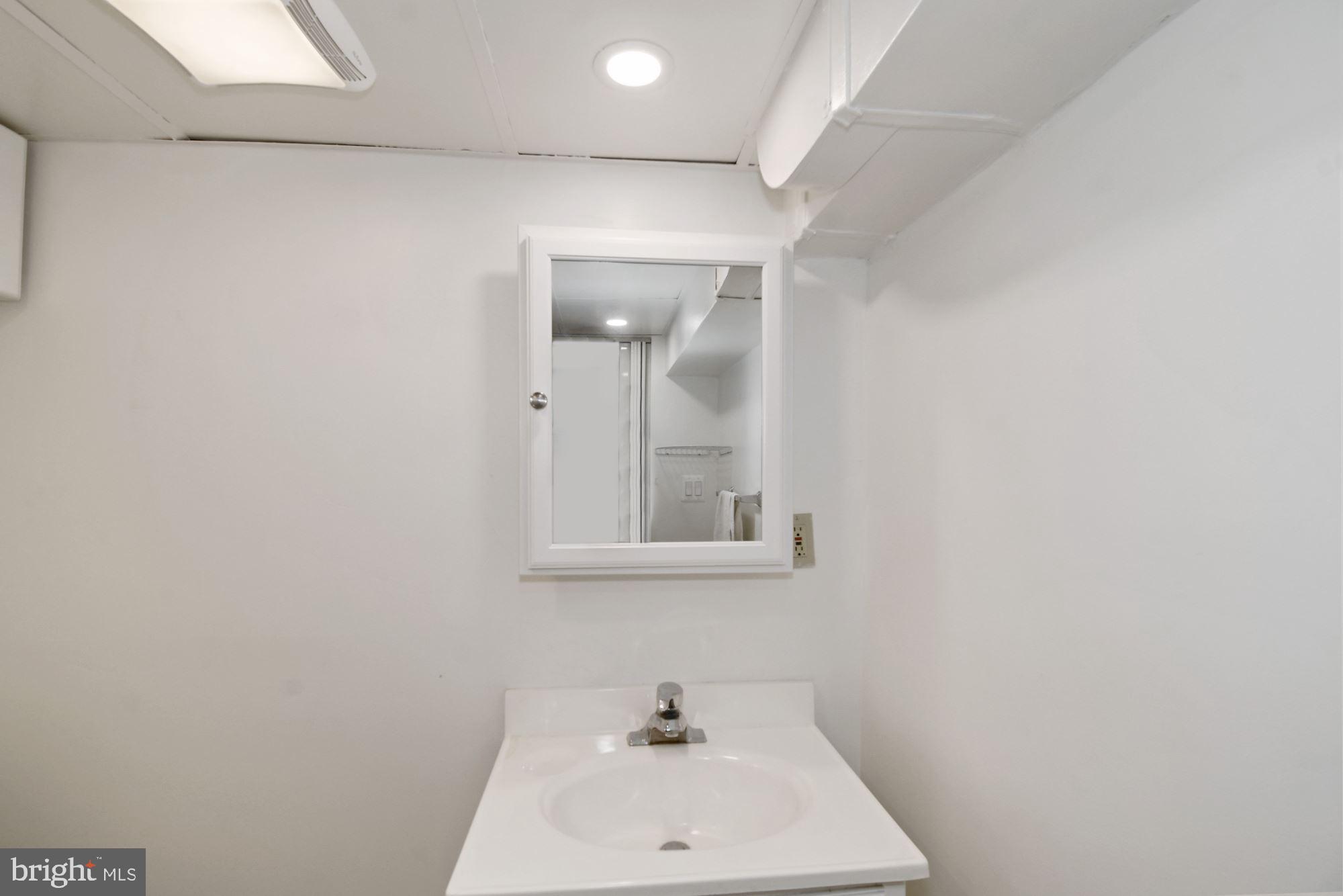 5212 N CARLIN SPRINGS RD