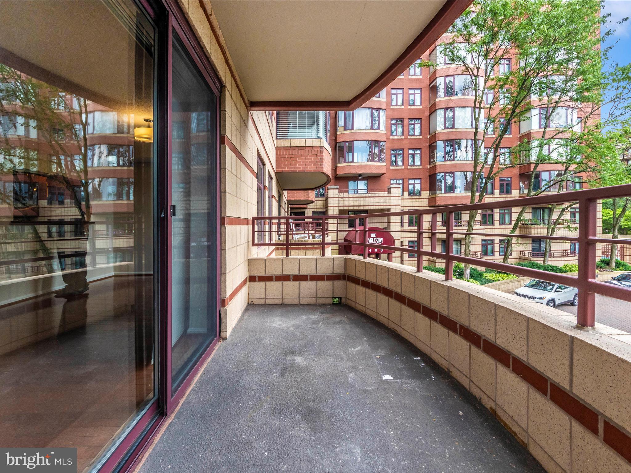 2400 Clarendon Blvd #204