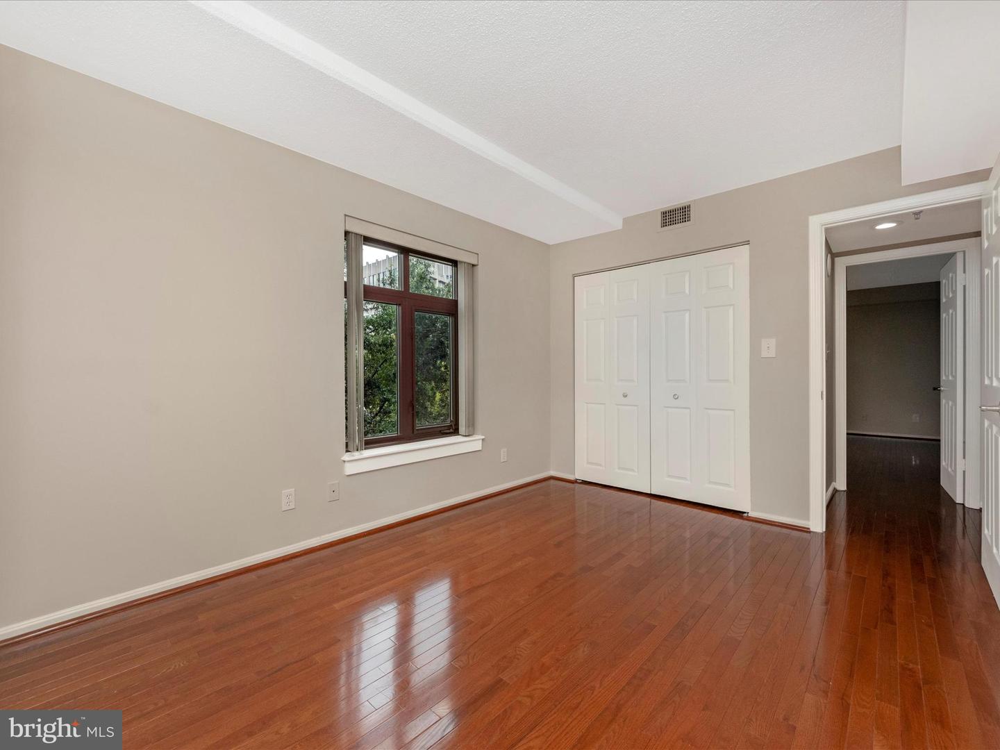 2400 Clarendon Blvd #204