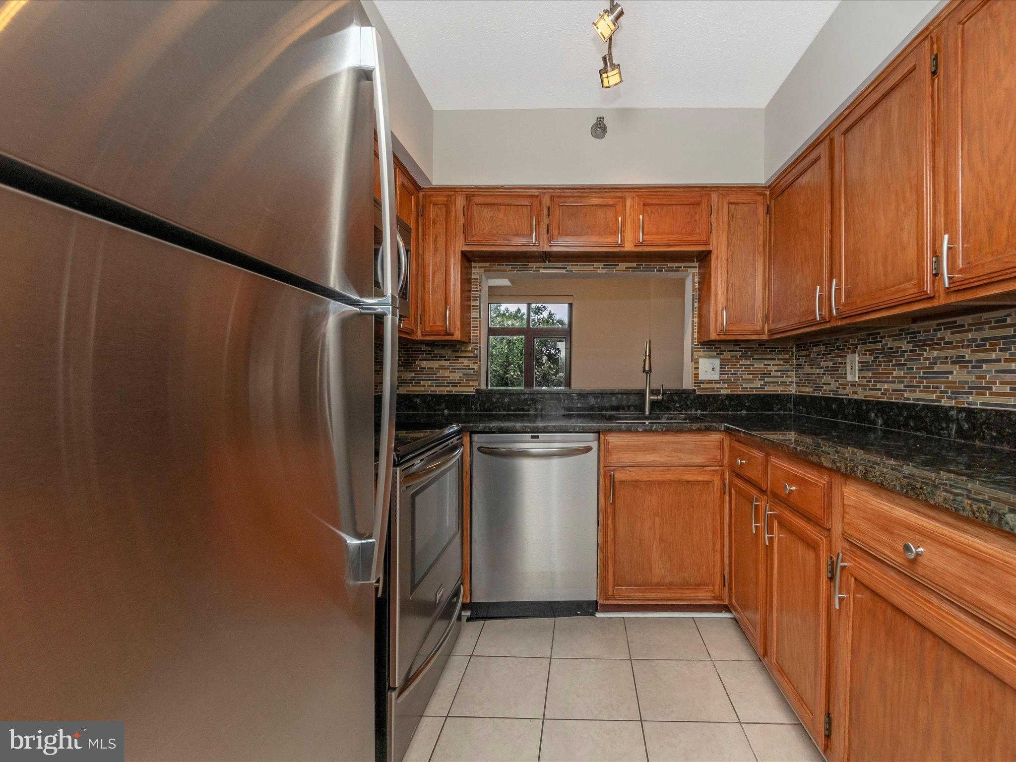 2400 Clarendon Blvd #204