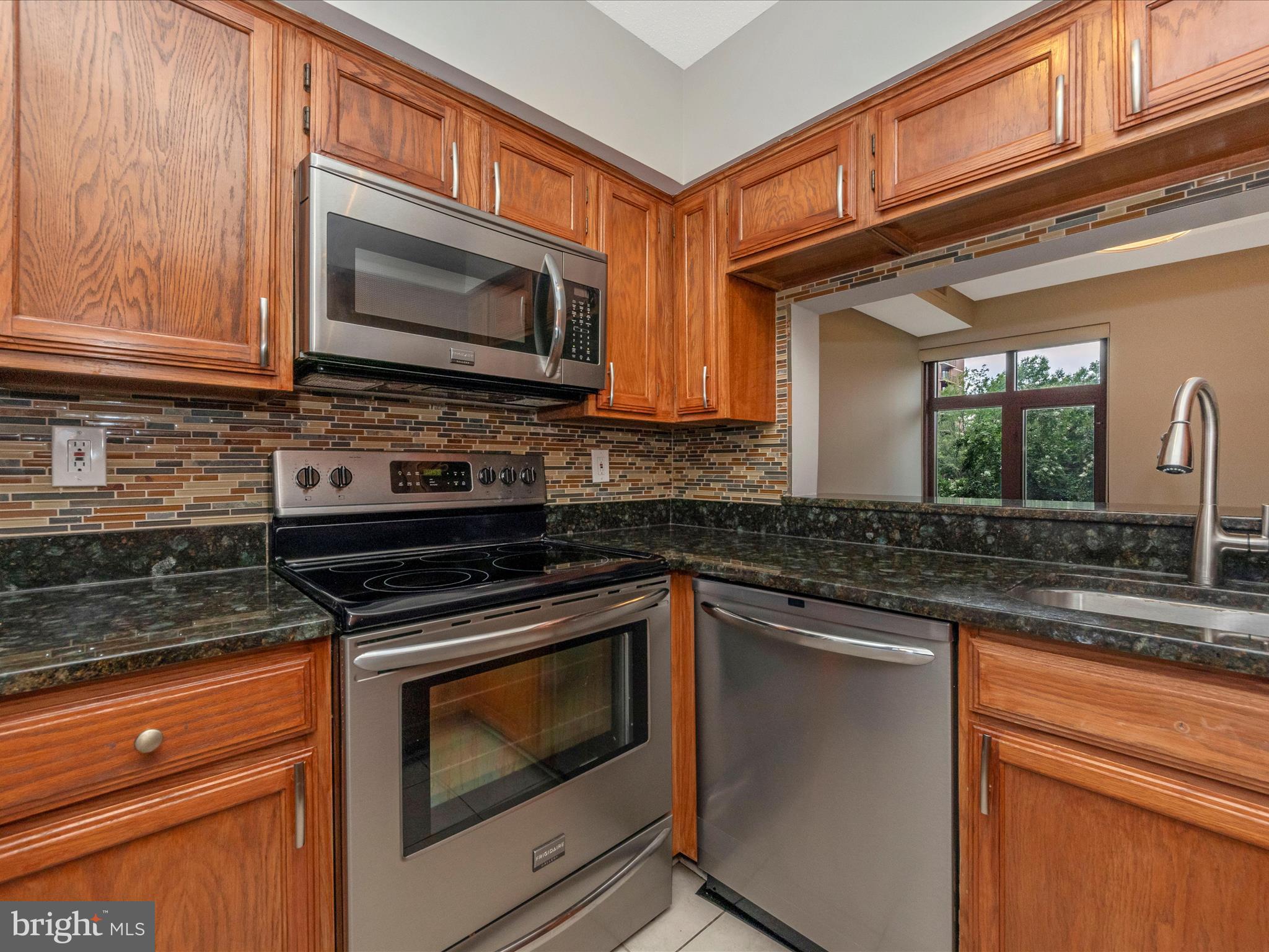 2400 Clarendon Blvd #204