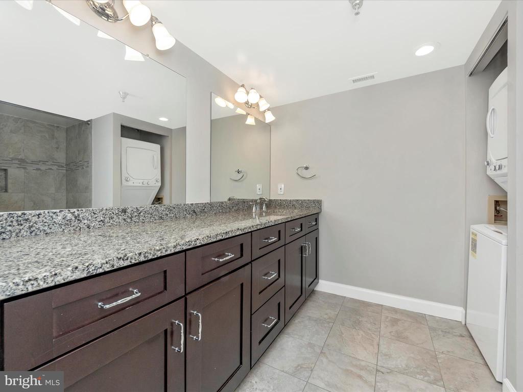 2400 Clarendon Blvd #204