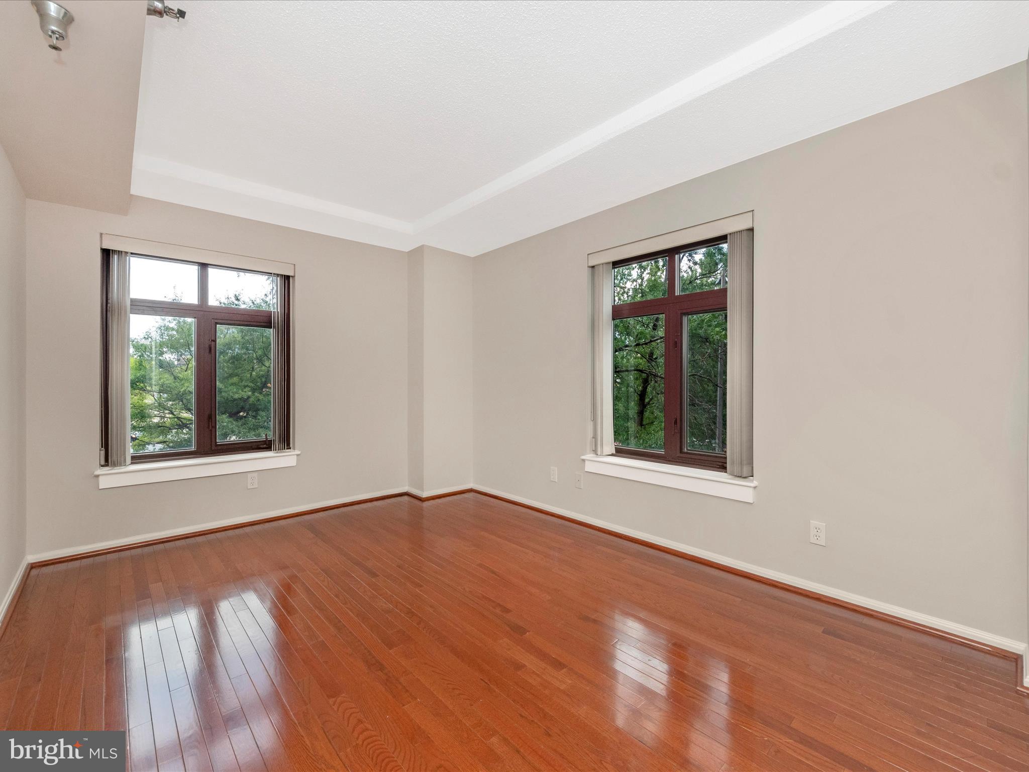 2400 Clarendon Blvd #204