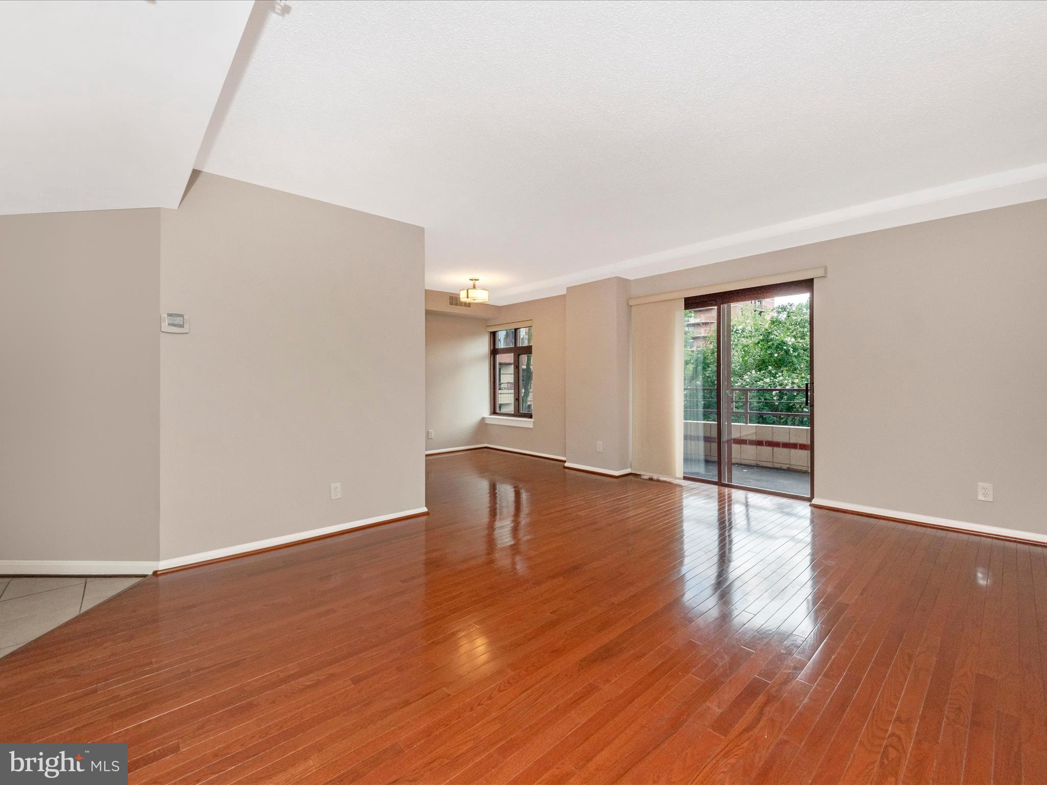 2400 Clarendon Blvd #204