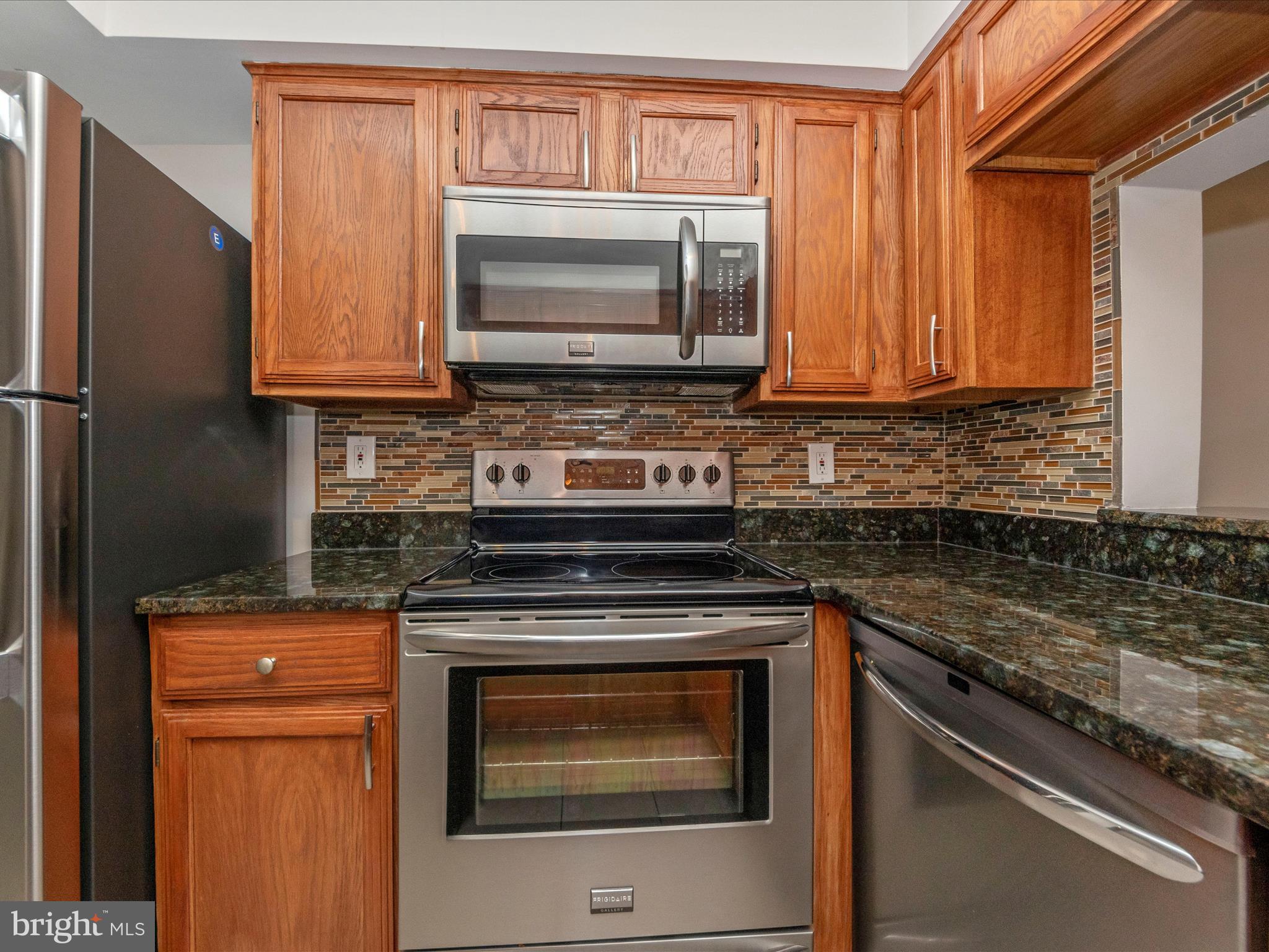 2400 Clarendon Blvd #204