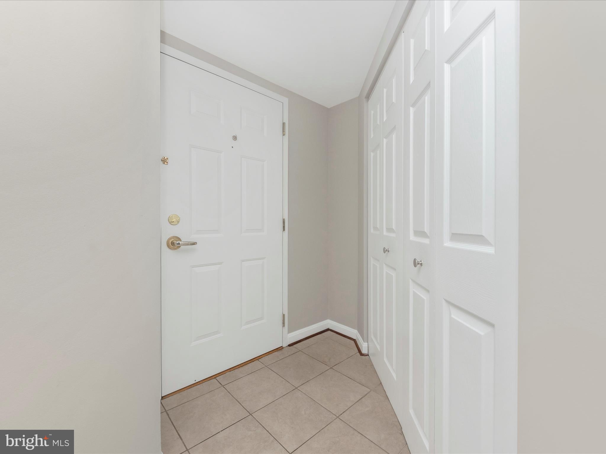 2400 Clarendon Blvd #204