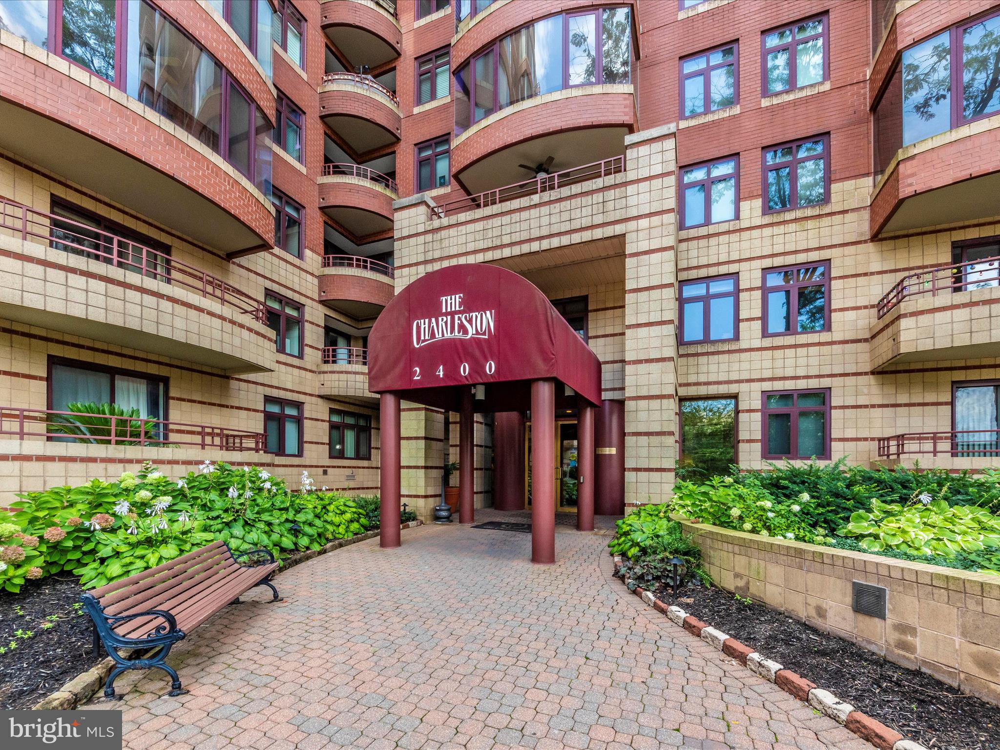 2400 Clarendon Blvd #204