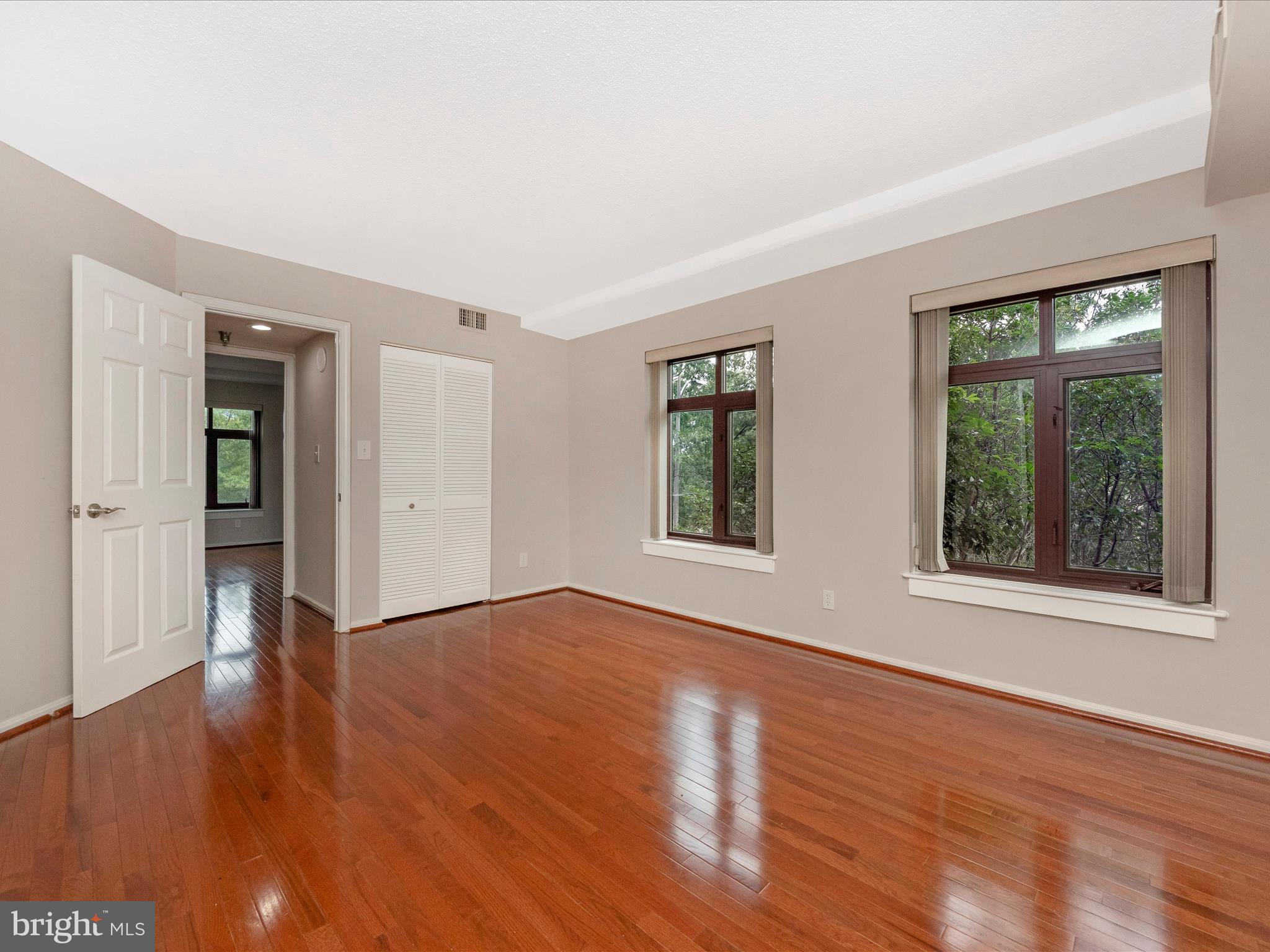 2400 Clarendon Blvd #204