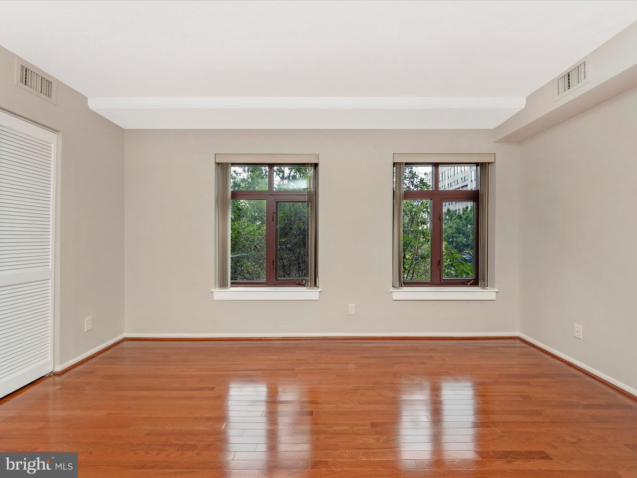 2400 Clarendon Blvd #204