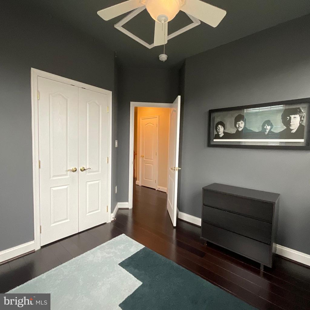 4043 COLUMBIA PIKE