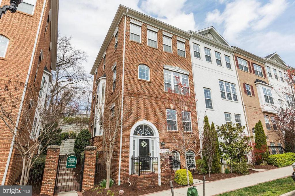 4043 COLUMBIA PIKE