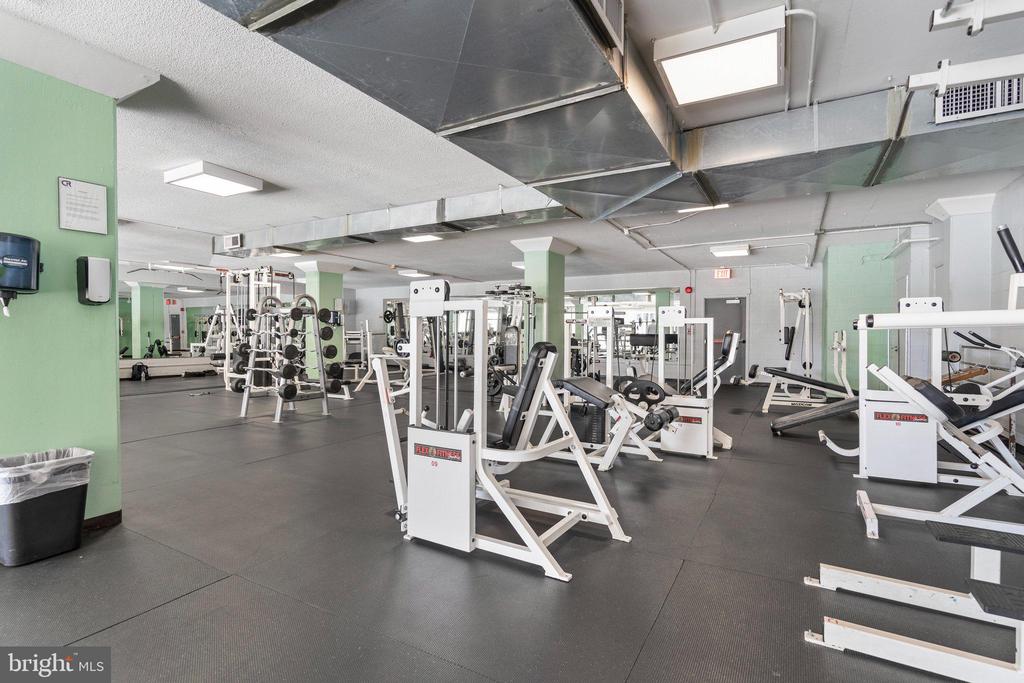 4600 S FOUR MILE RUN DRIVE Unit: 426