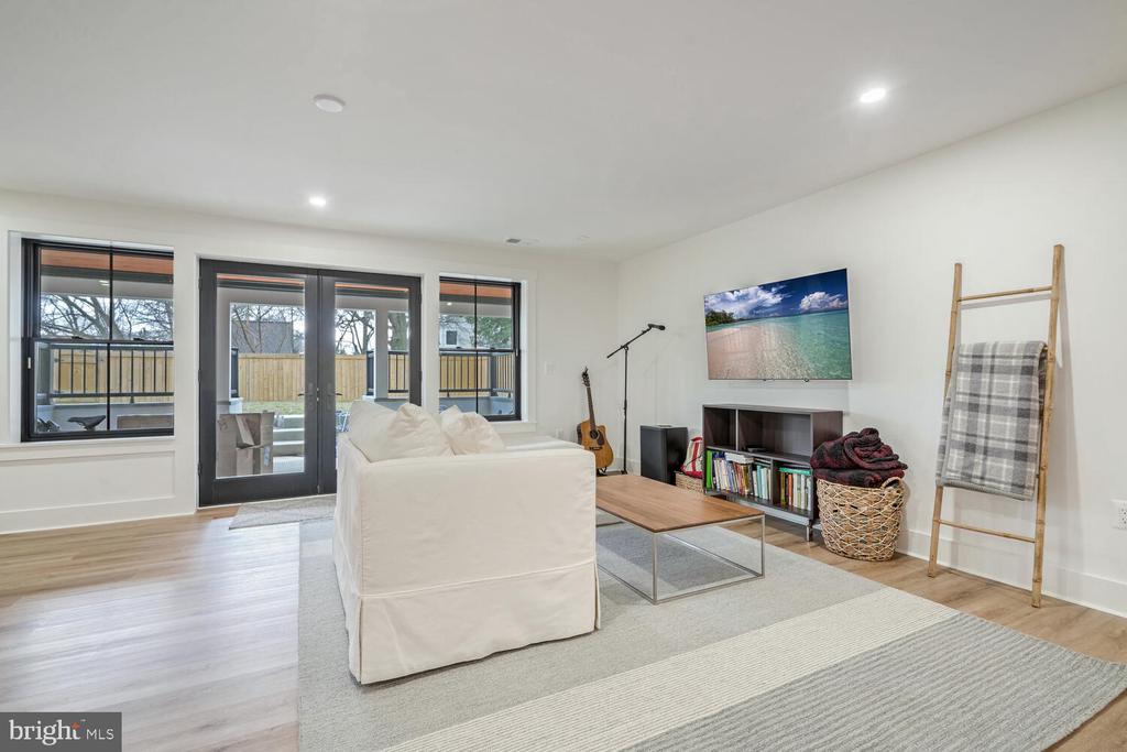 2504 2nd Rd N