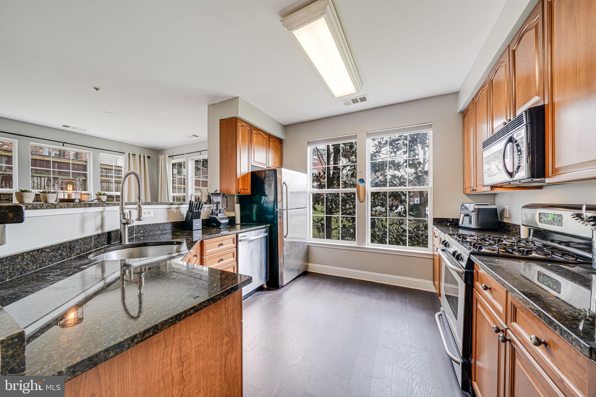 801 S GREENBRIER STREET 113