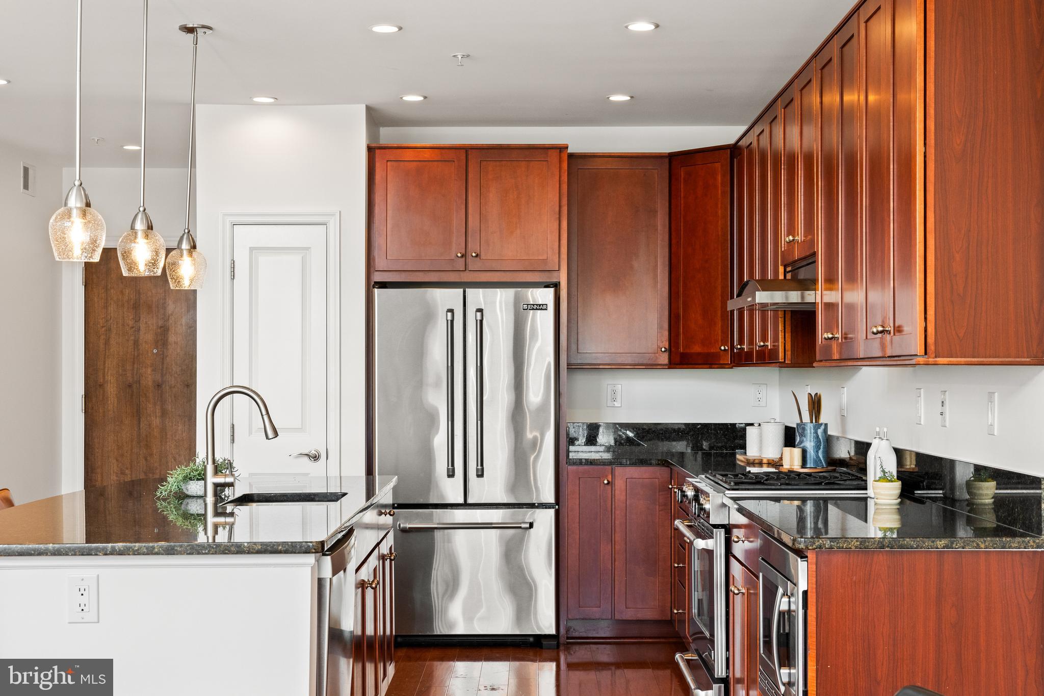 1418 N Rhodes St #B401