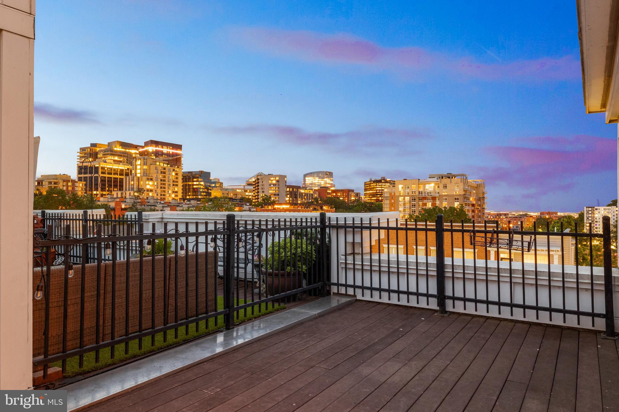 1418 N Rhodes St #B401