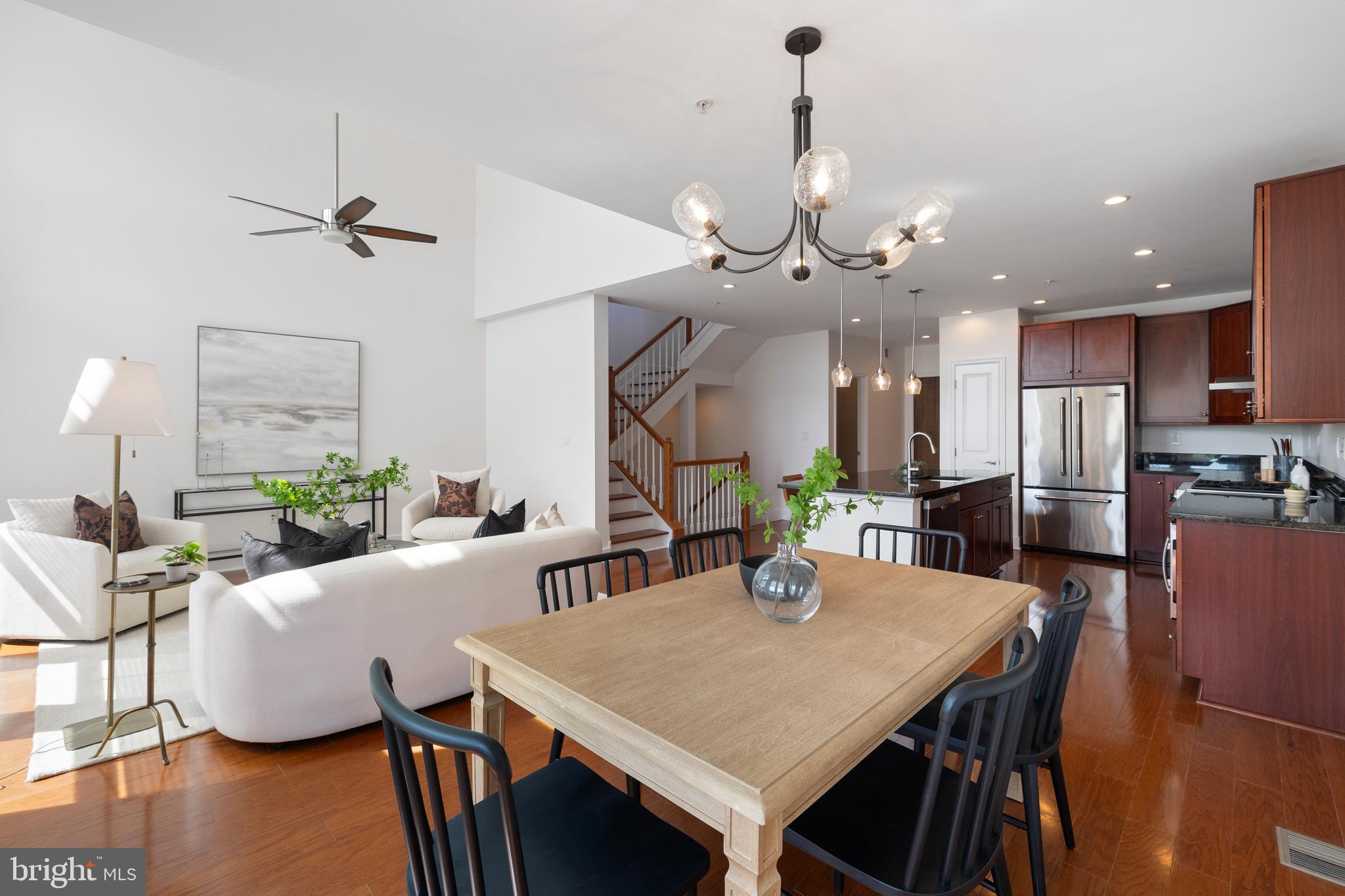 1418 N Rhodes St #B401