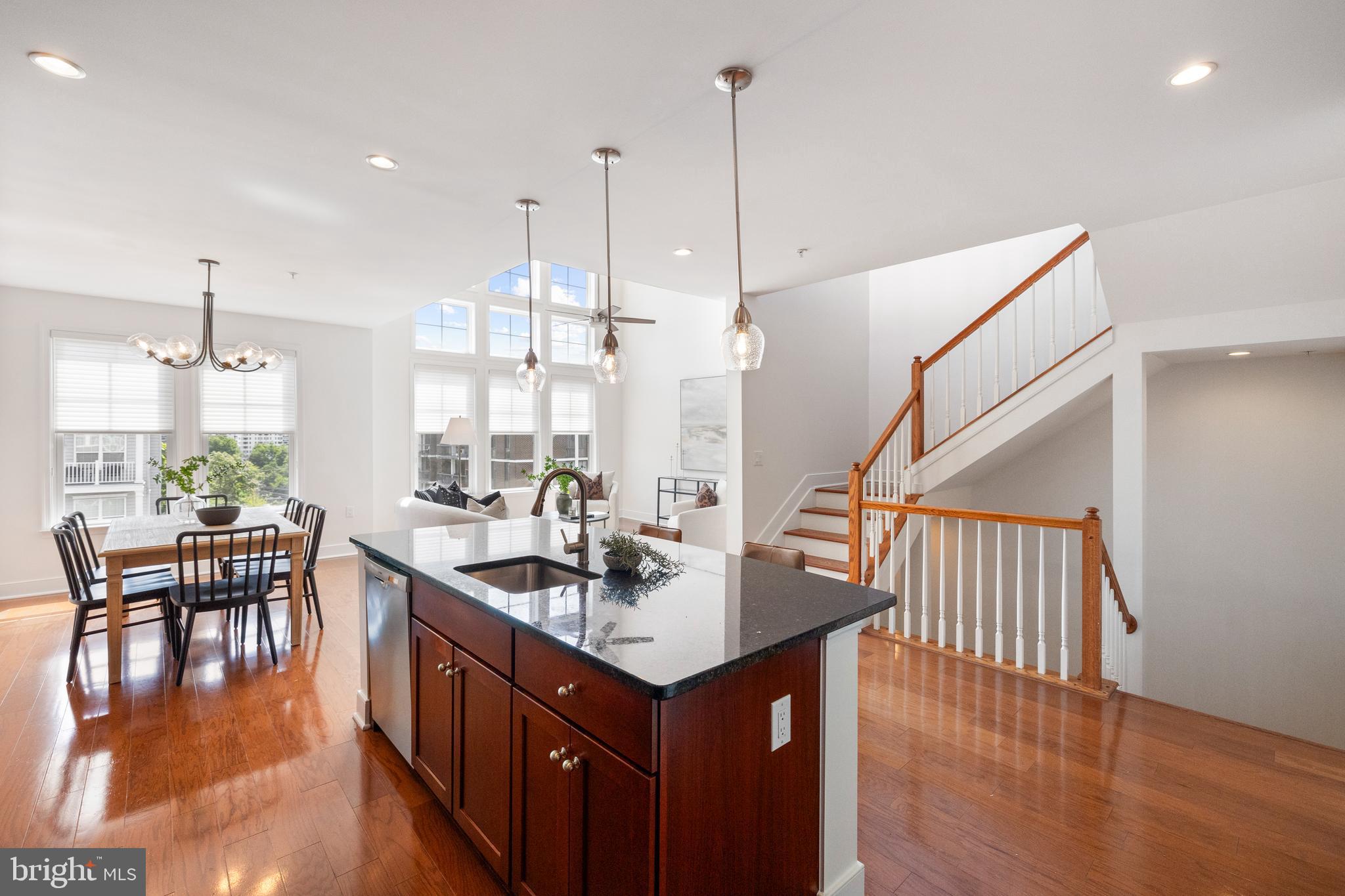 1418 N Rhodes St #B401