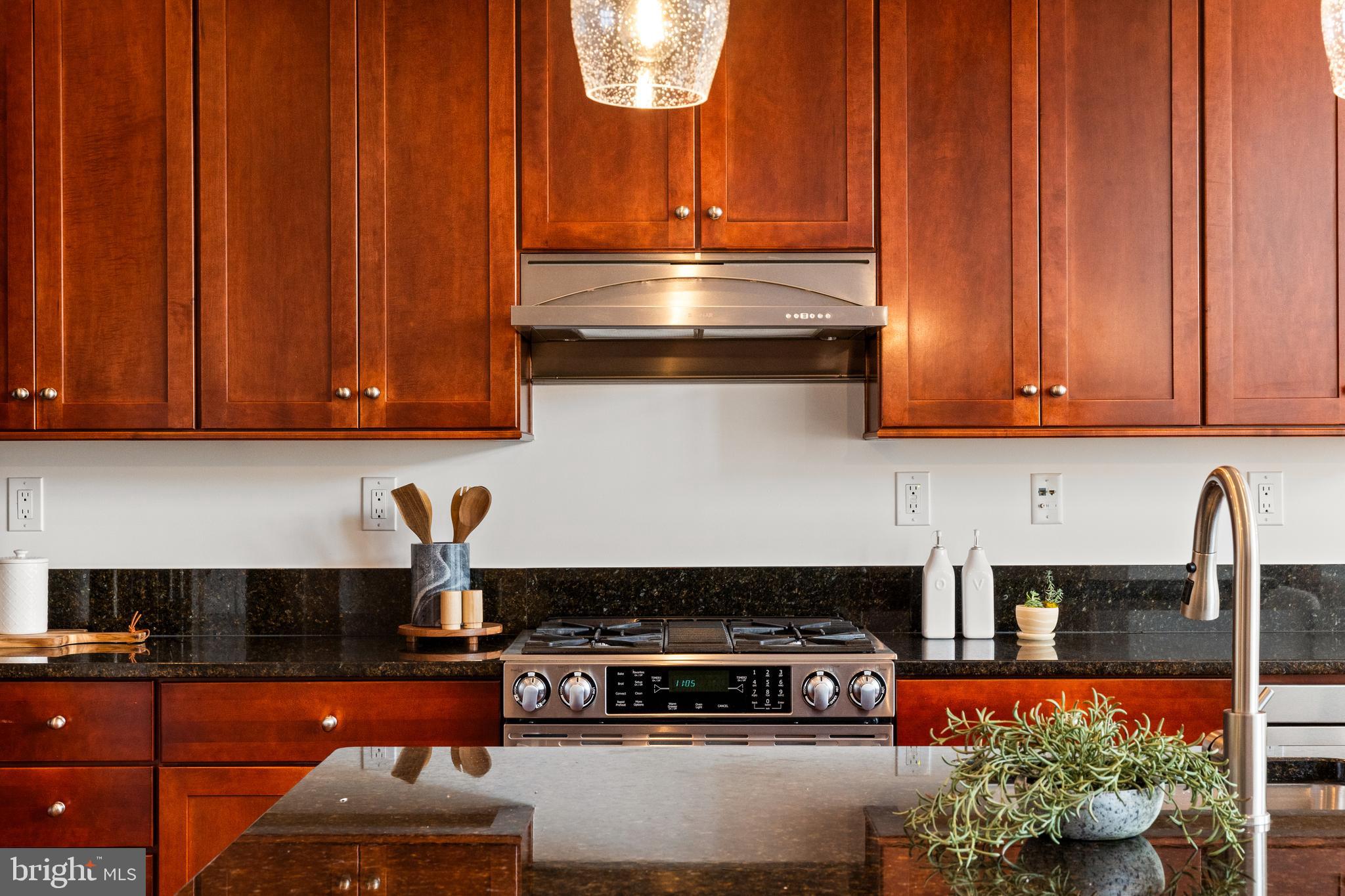 1418 N Rhodes St #B401