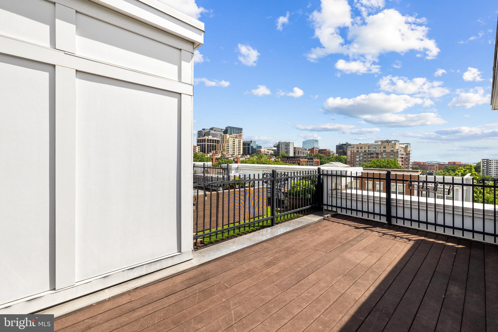 1418 N Rhodes St #B401