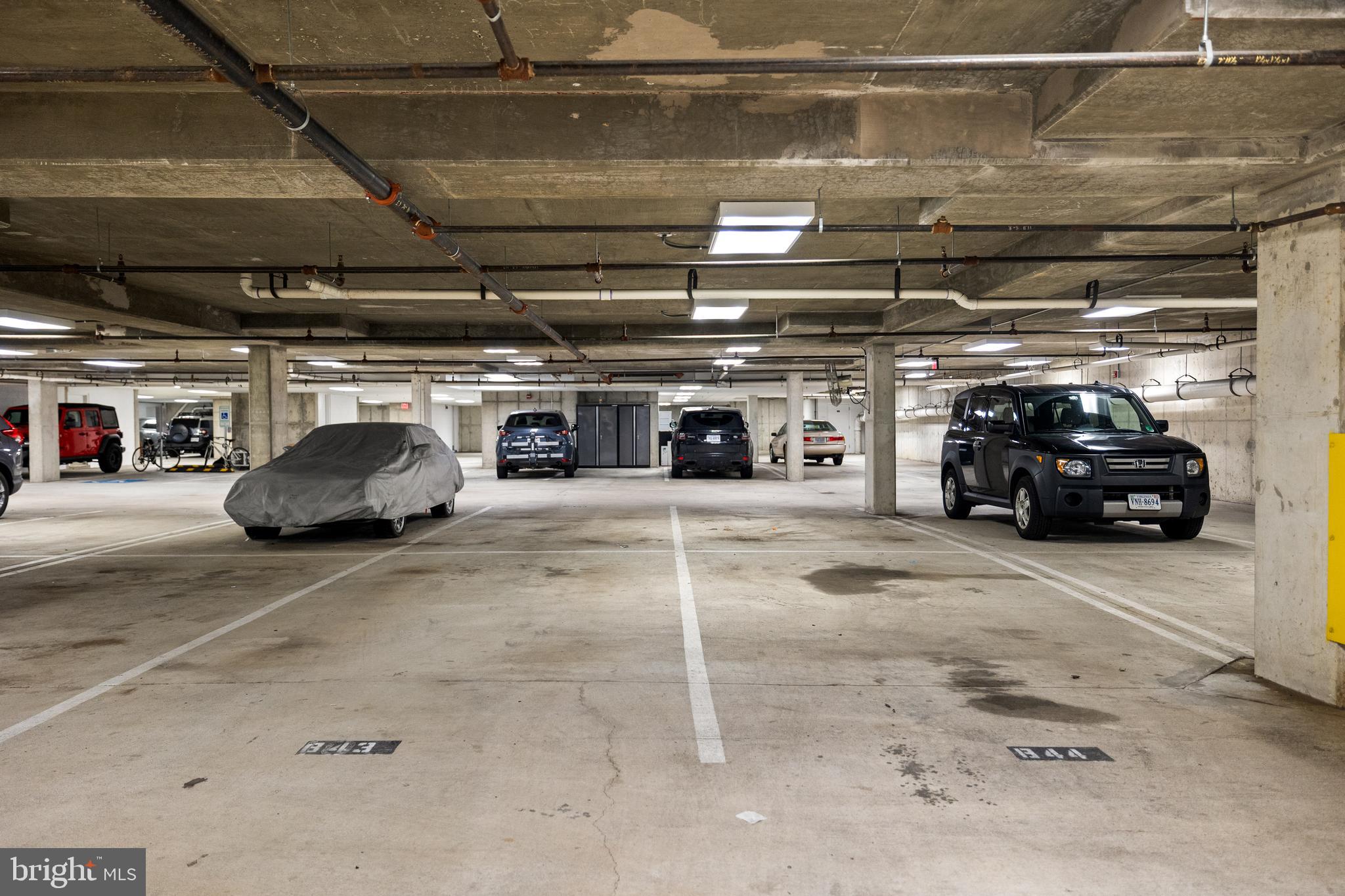 1418 N Rhodes St #B401