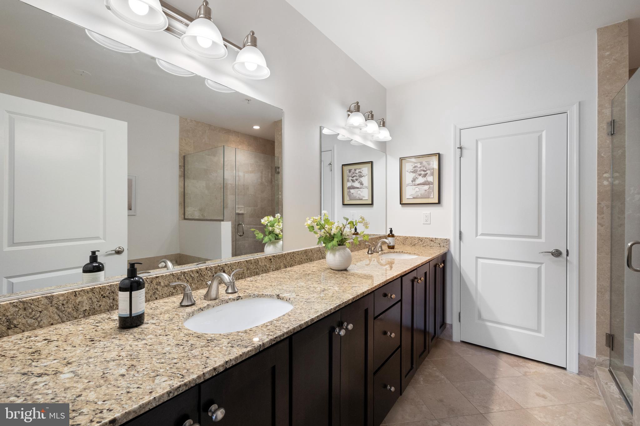 1418 N Rhodes St #B401