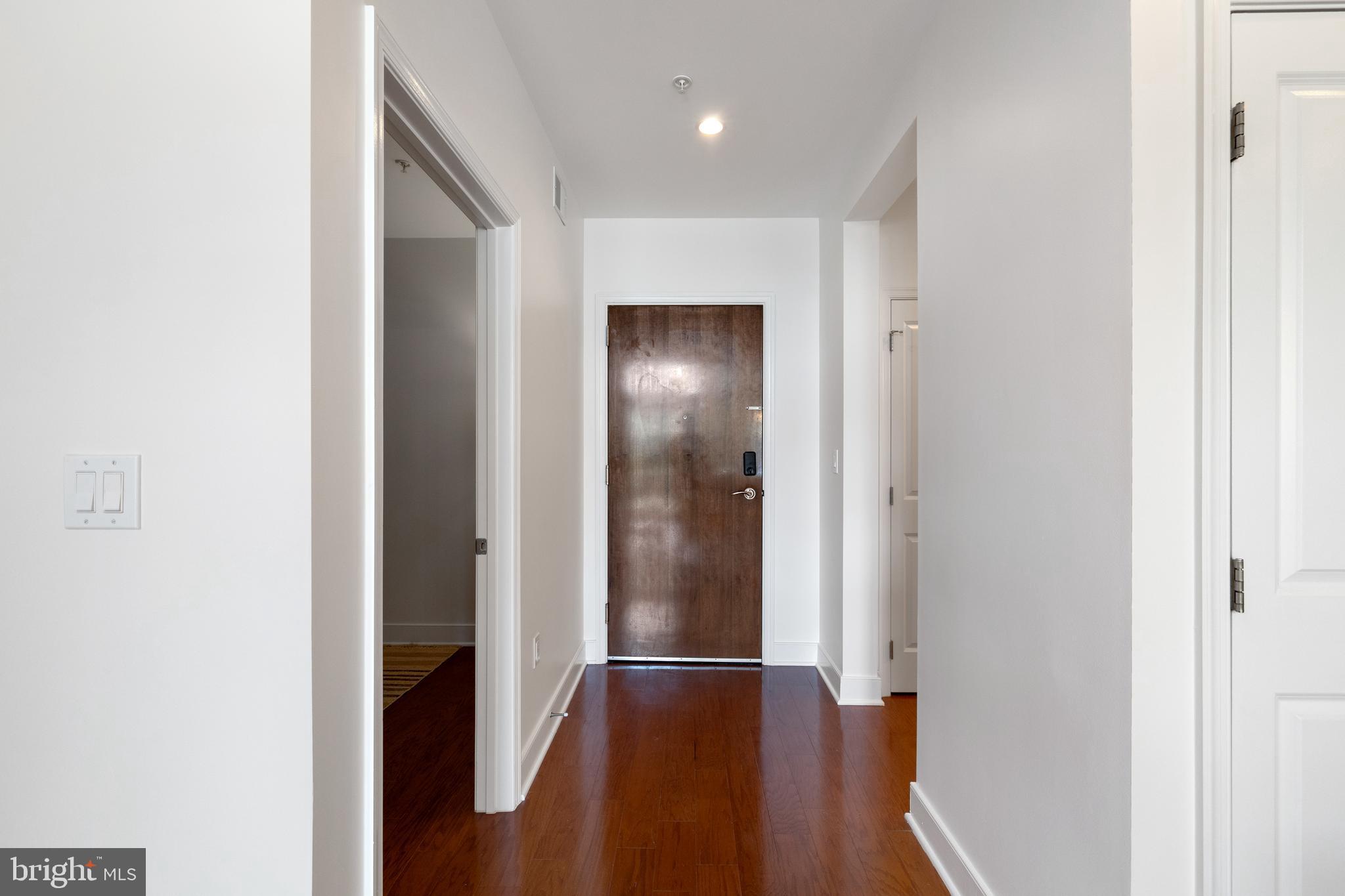 1418 N Rhodes St #B401