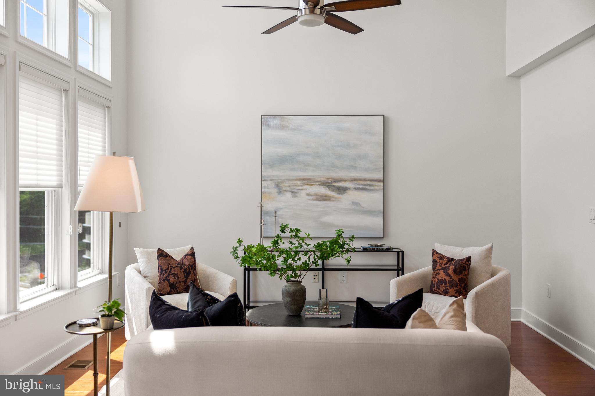 1418 N Rhodes St #B401