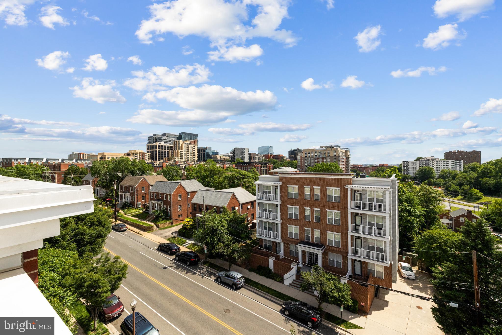 1418 N Rhodes St #B401