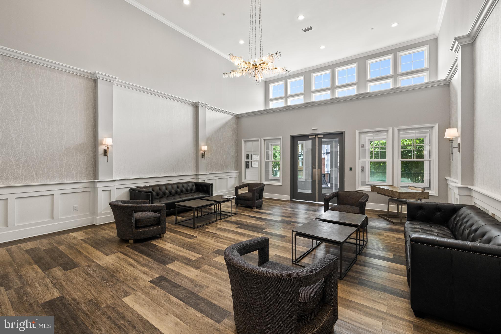 1418 N Rhodes St #B401