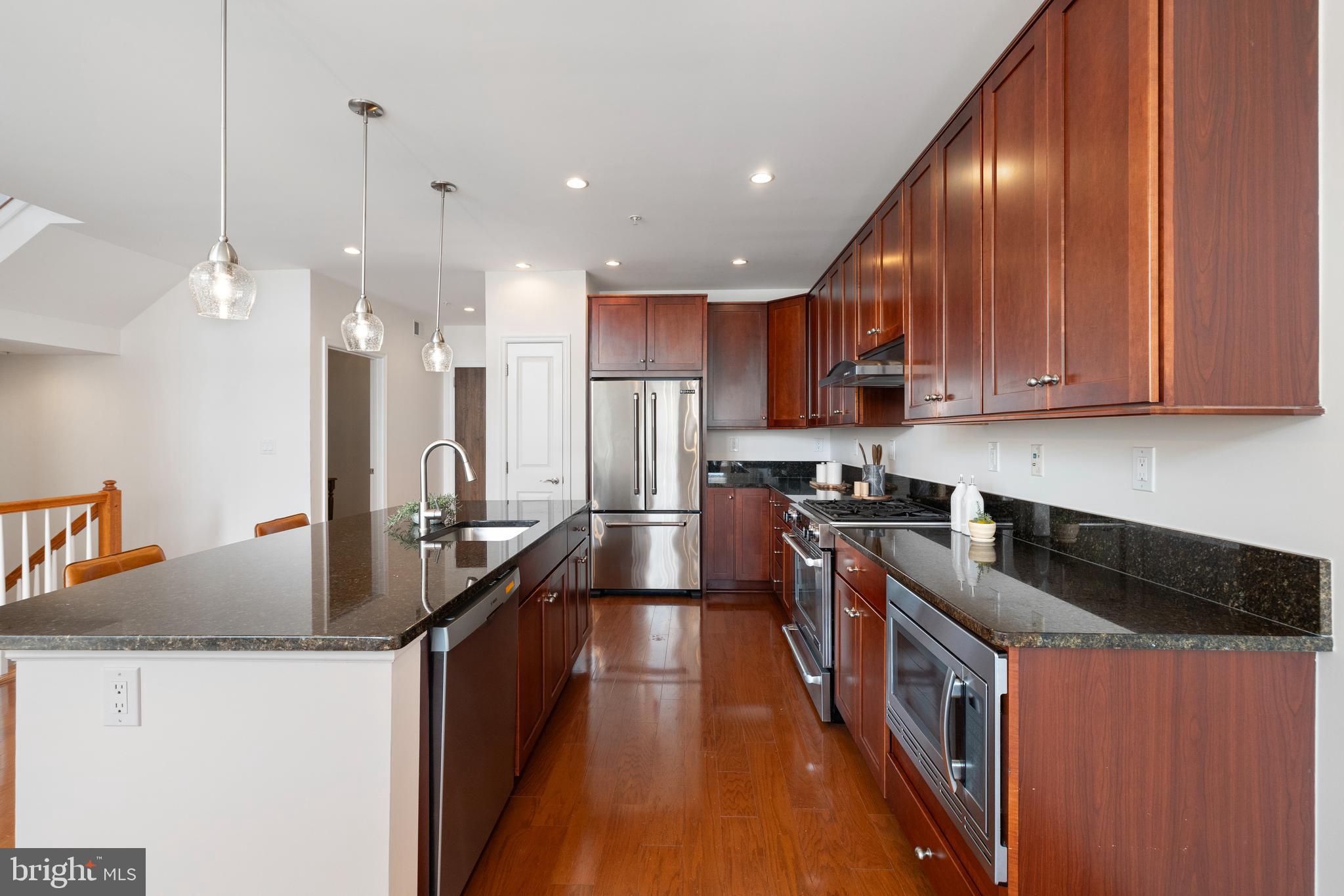 1418 N Rhodes St #B401