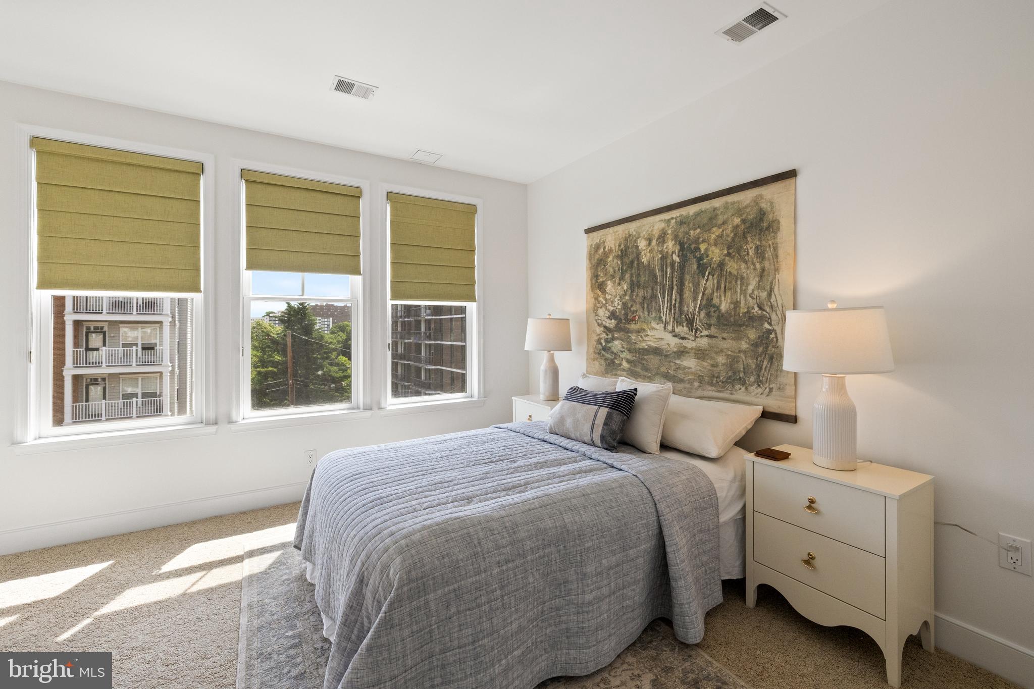 1418 N Rhodes St #B401