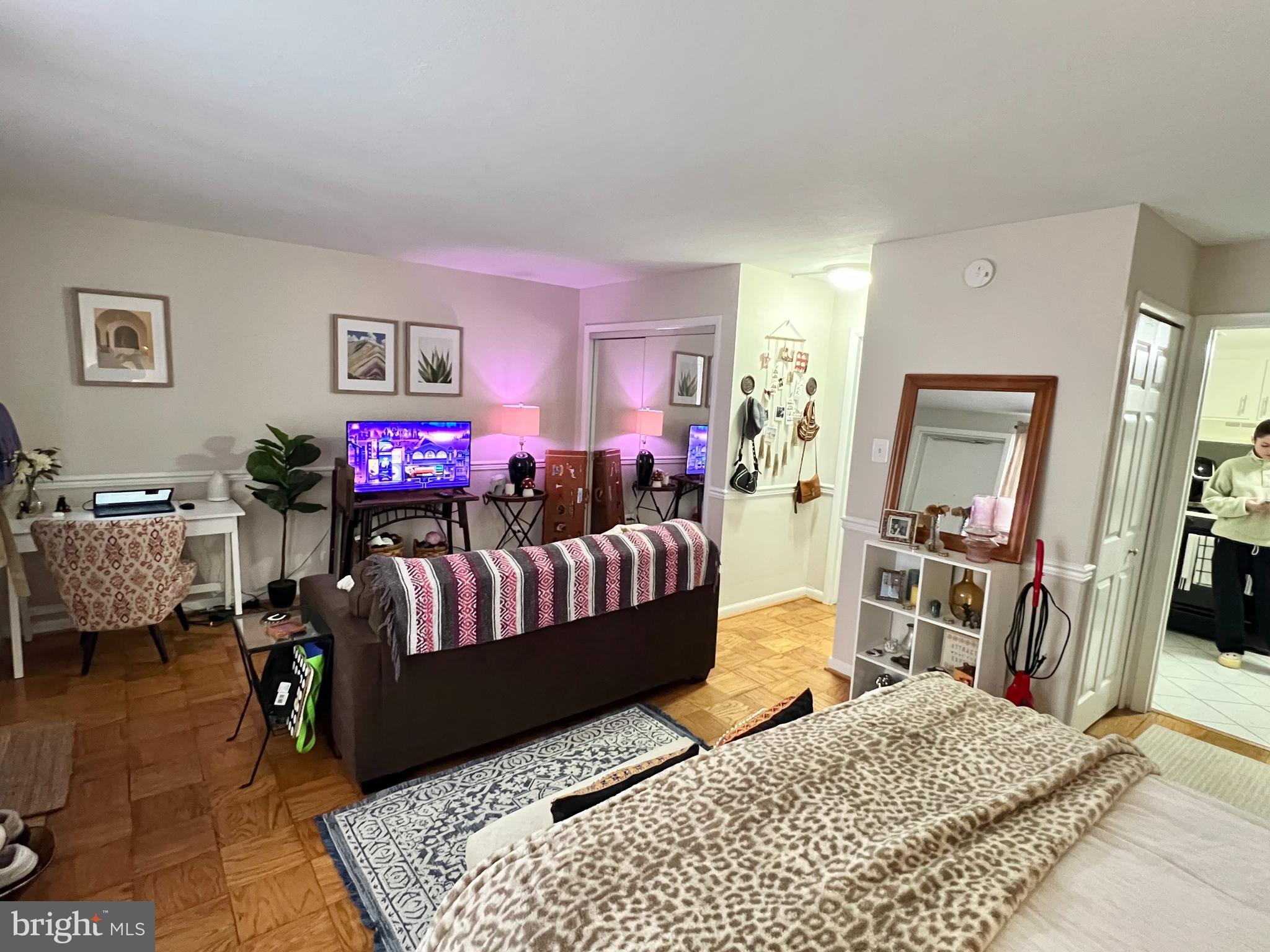 4501 ARLINGTON BLVD #121