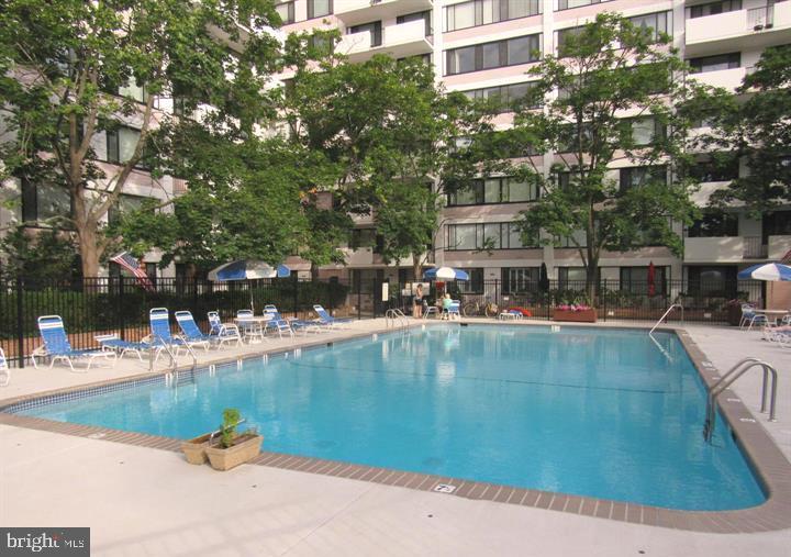 4501 ARLINGTON BLVD #121