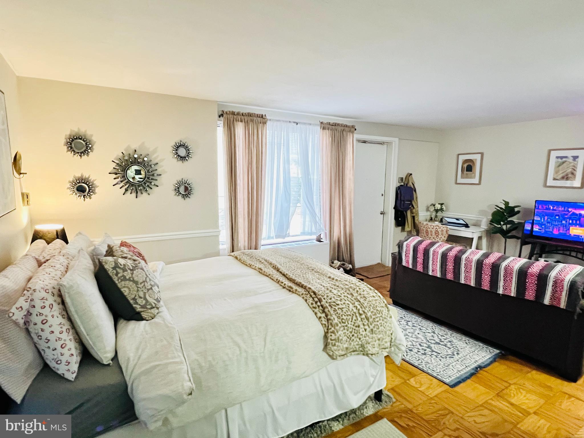 4501 ARLINGTON BLVD #121