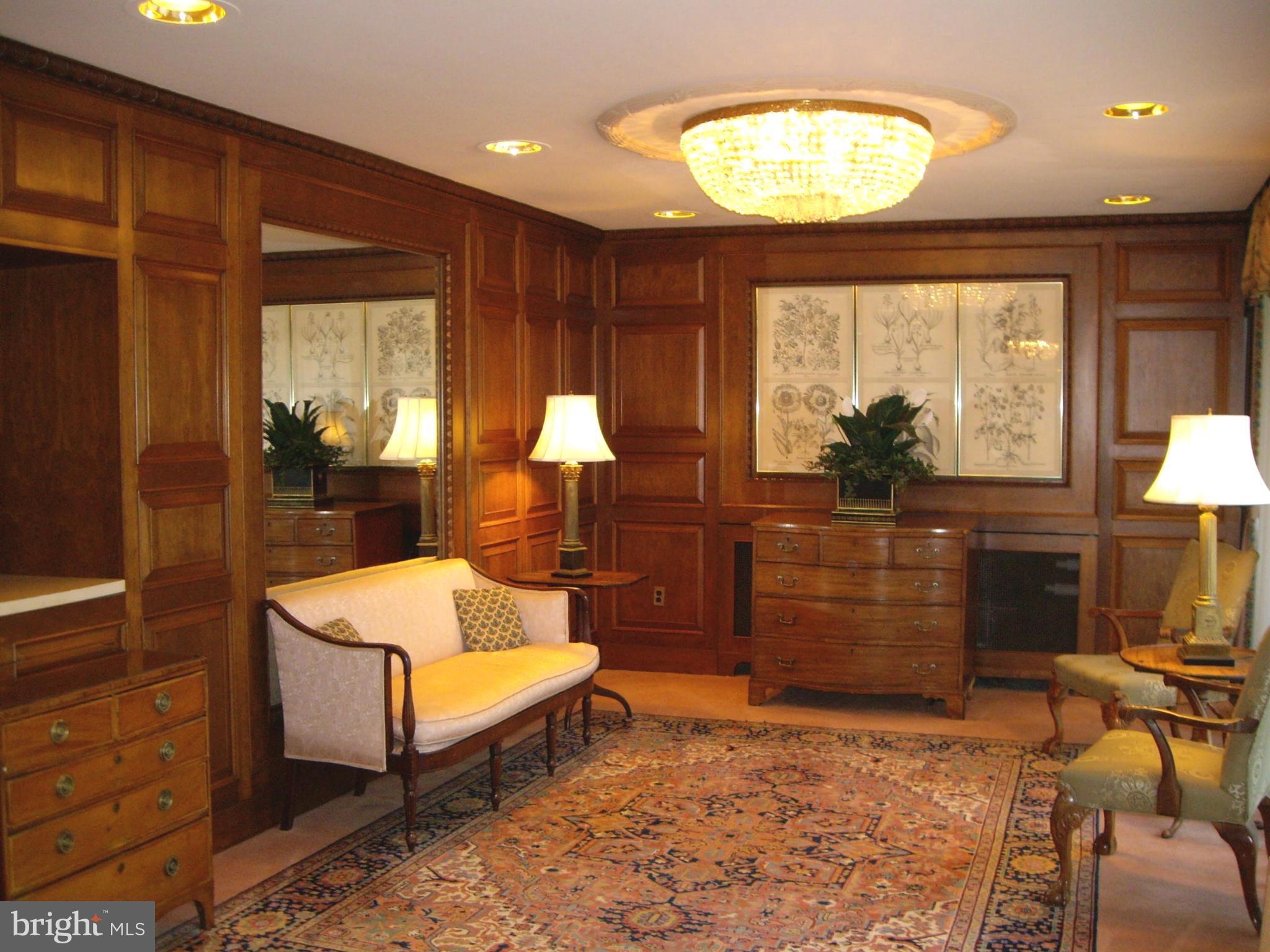 4501 ARLINGTON BLVD #121