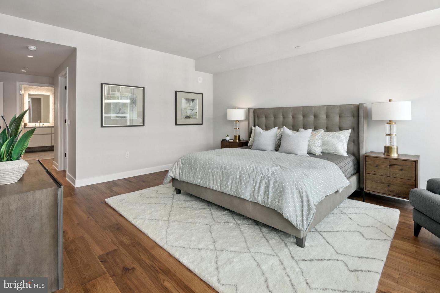 1781 N Pierce St #1003