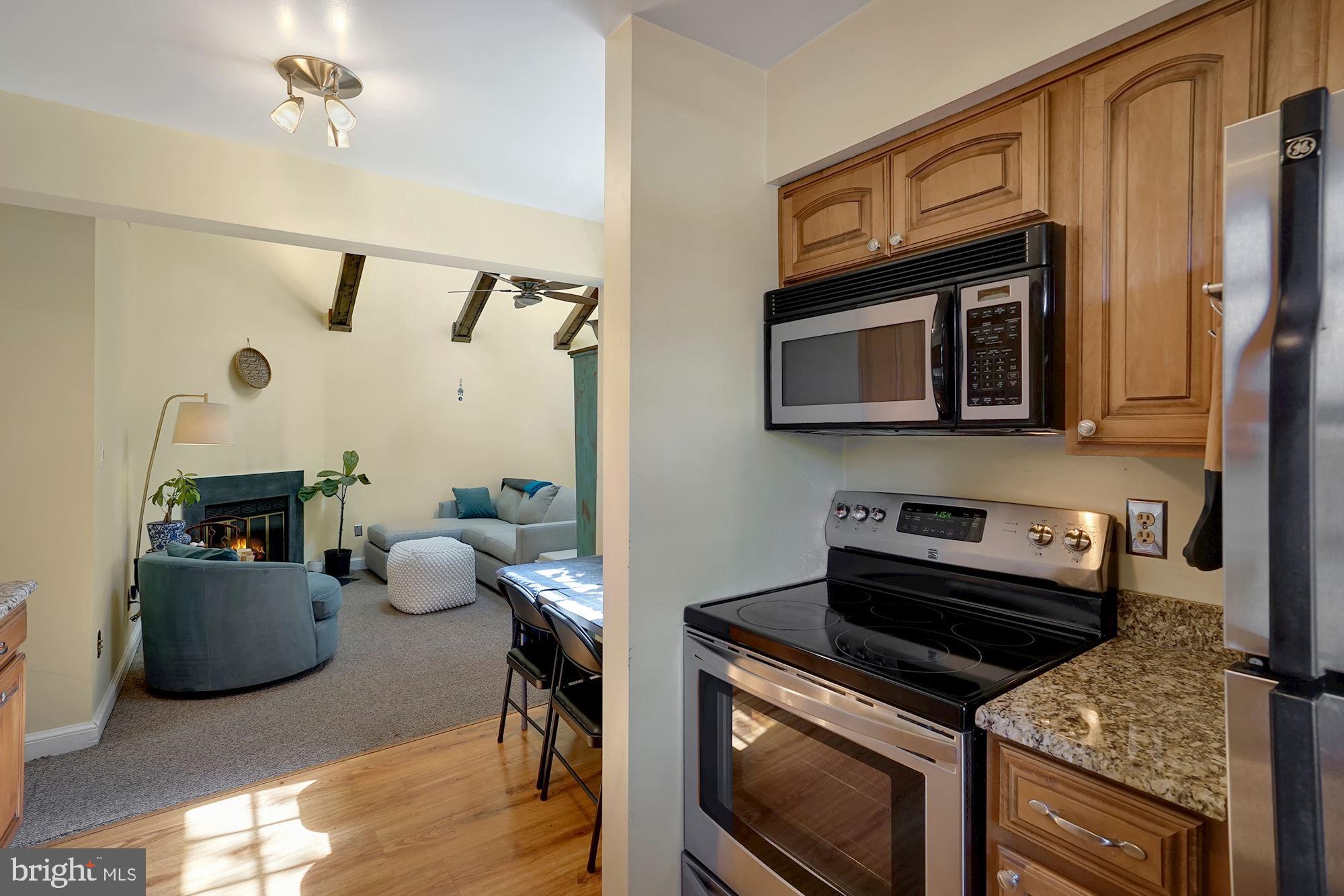 2102 N SCOTT STREET 111