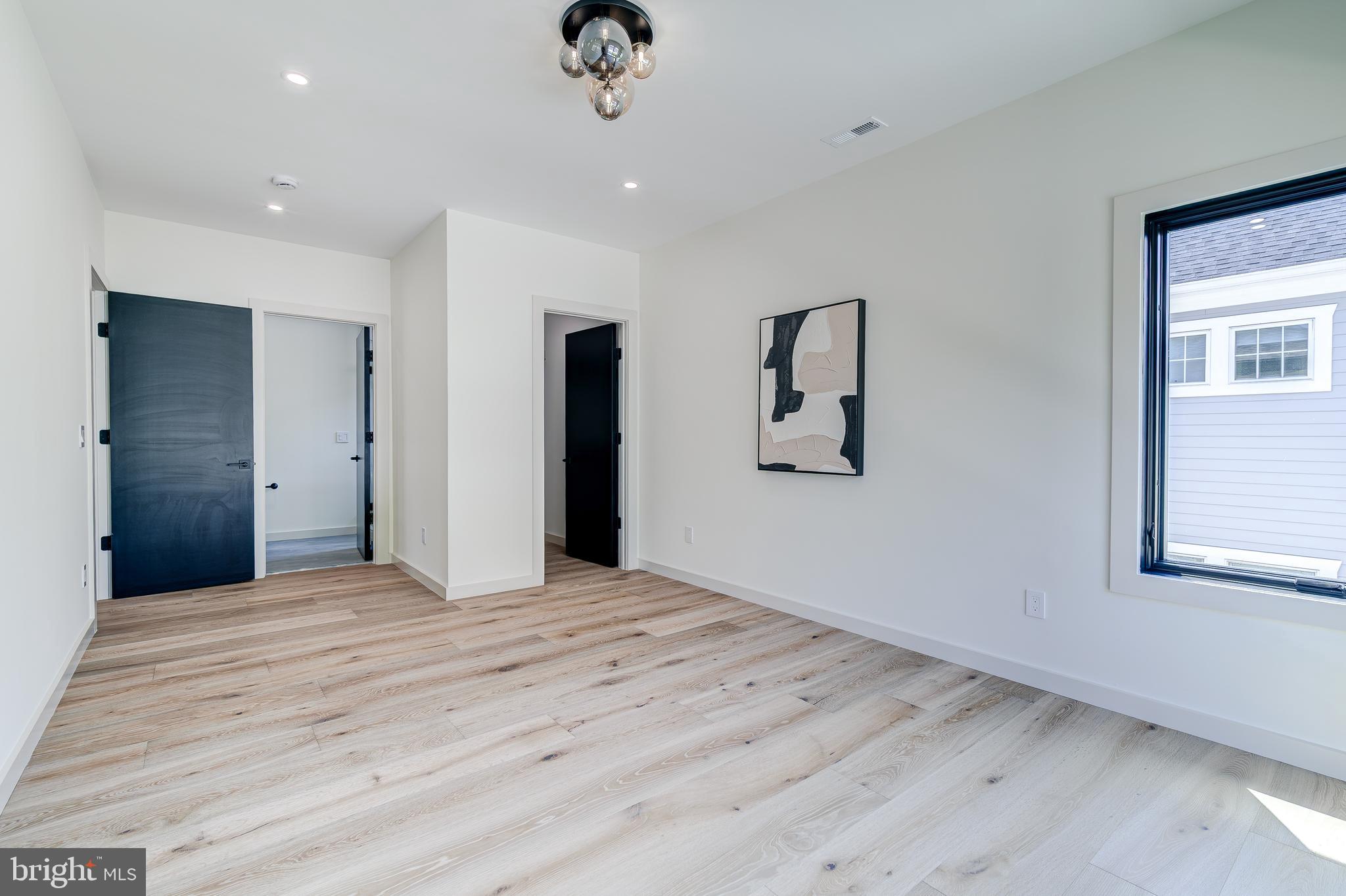 2017 N GREENBRIER STREET