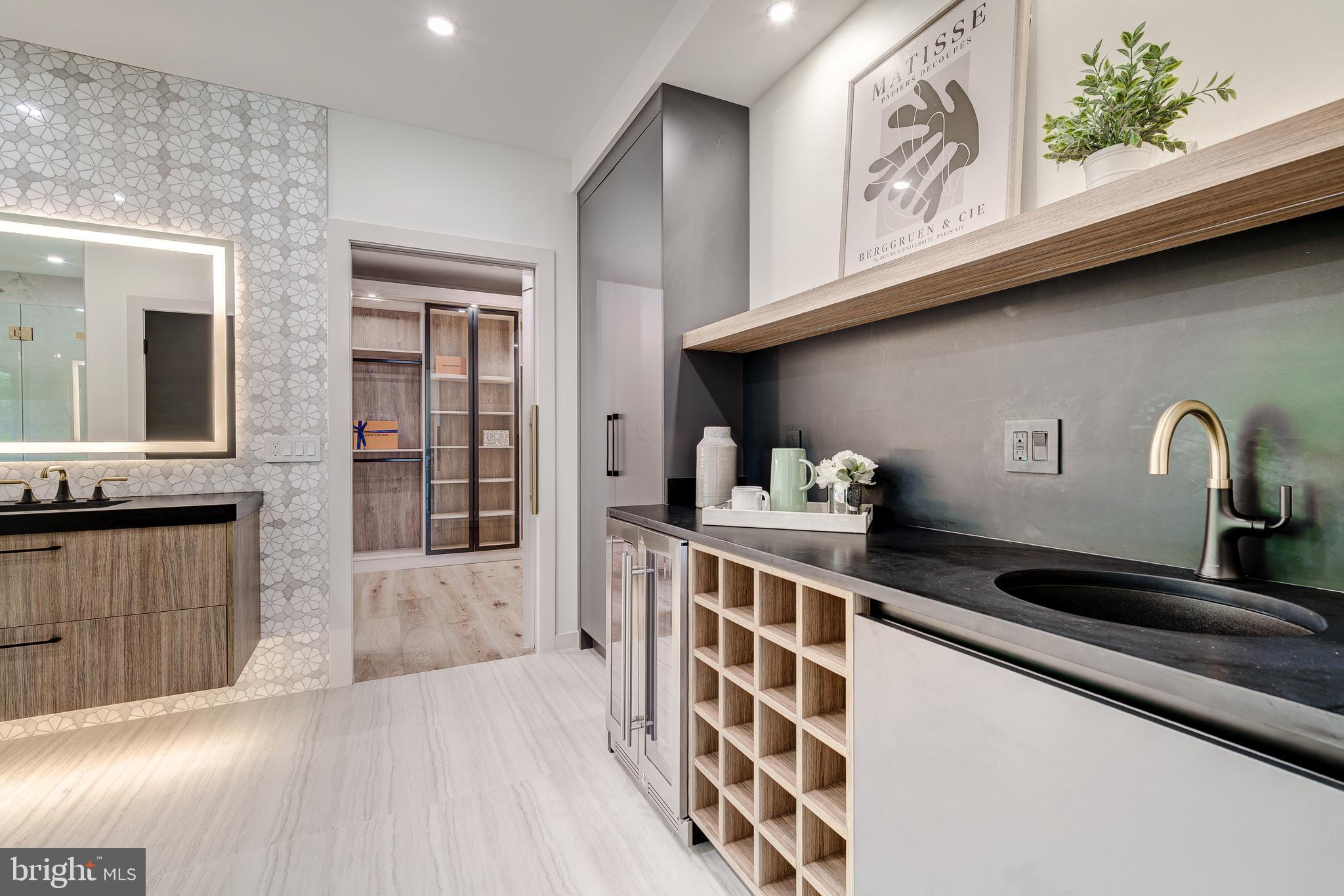 2017 N GREENBRIER STREET