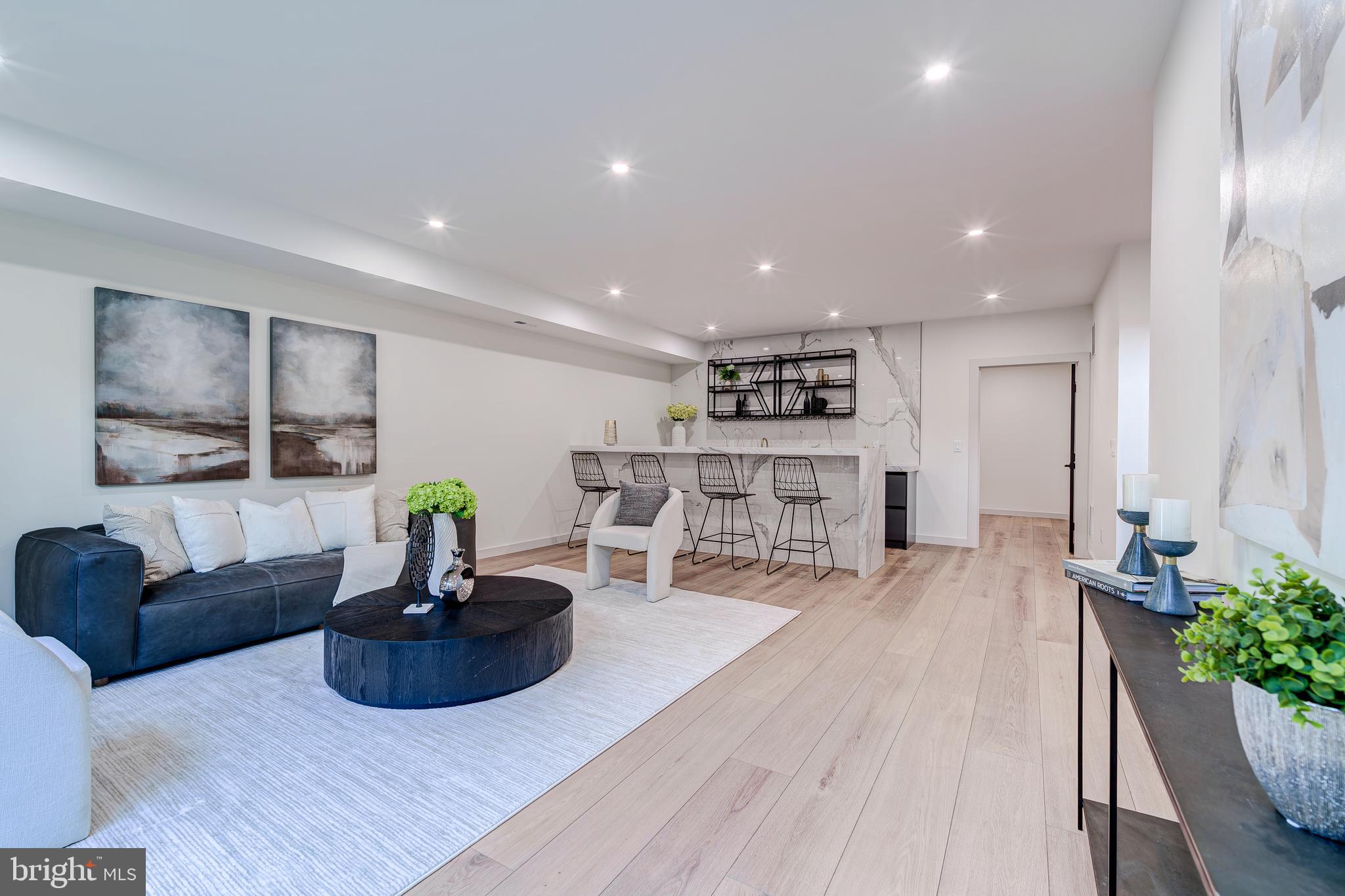 2017 N GREENBRIER STREET