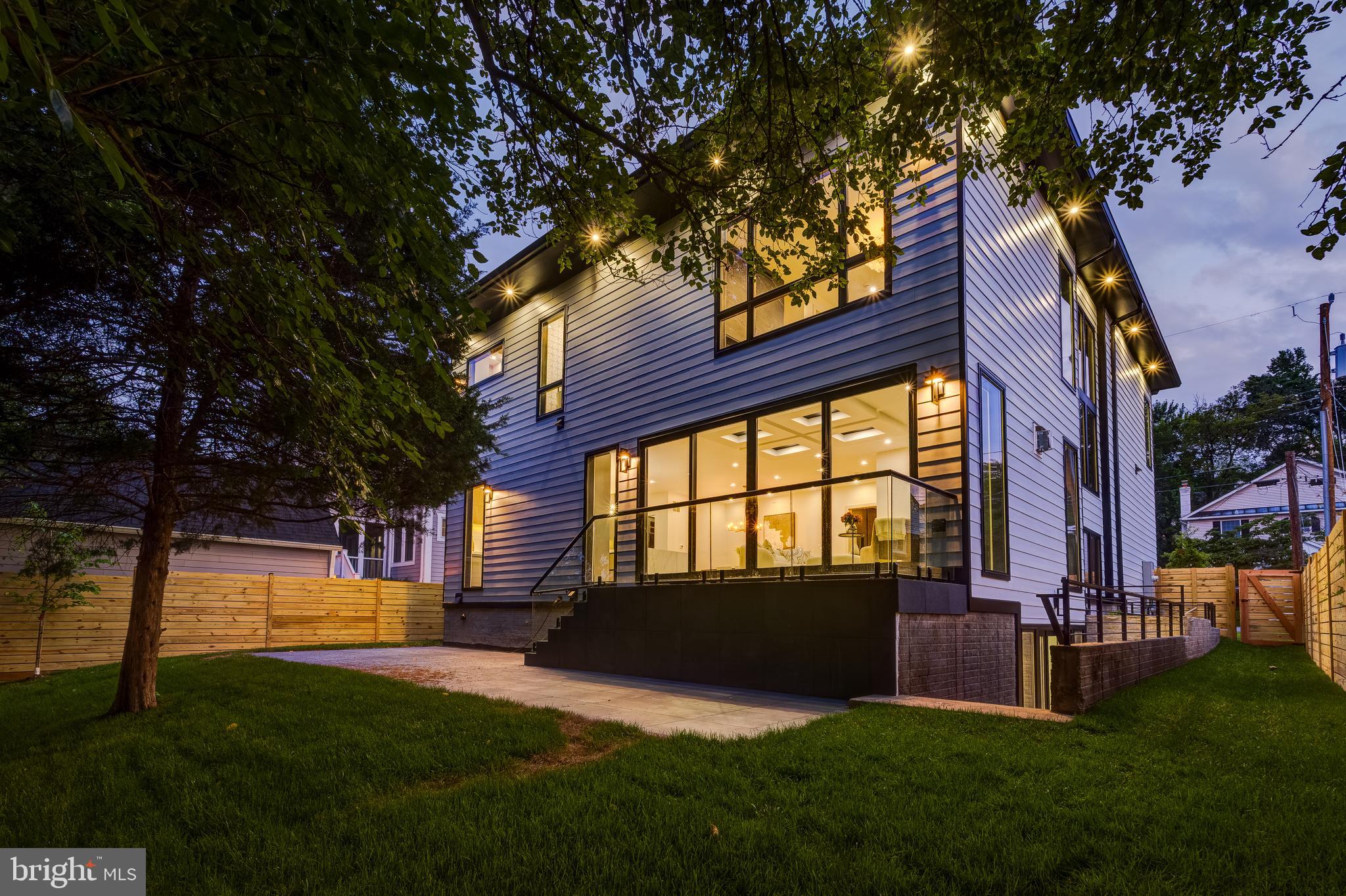 2017 N GREENBRIER STREET