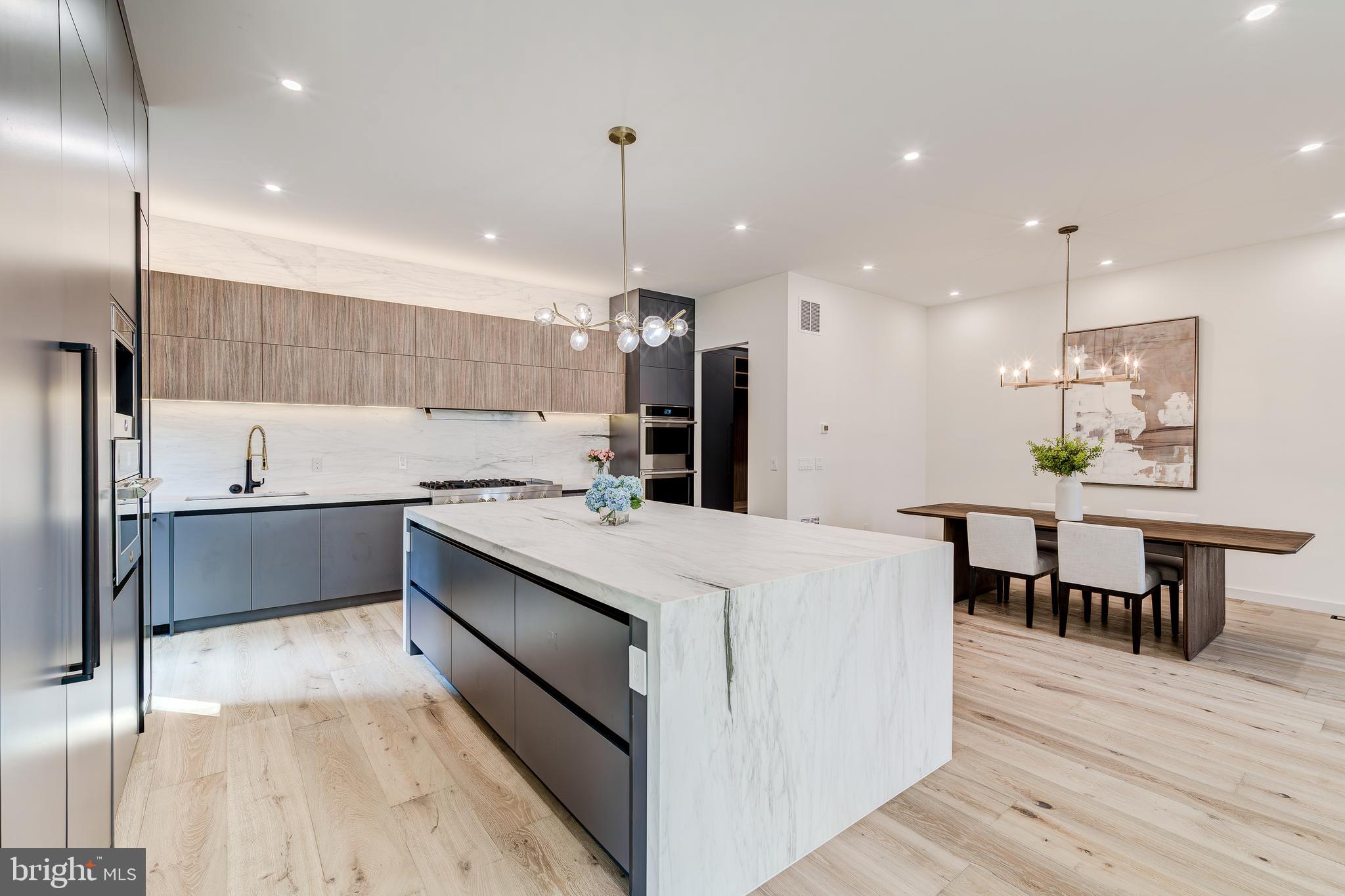 2017 N GREENBRIER STREET