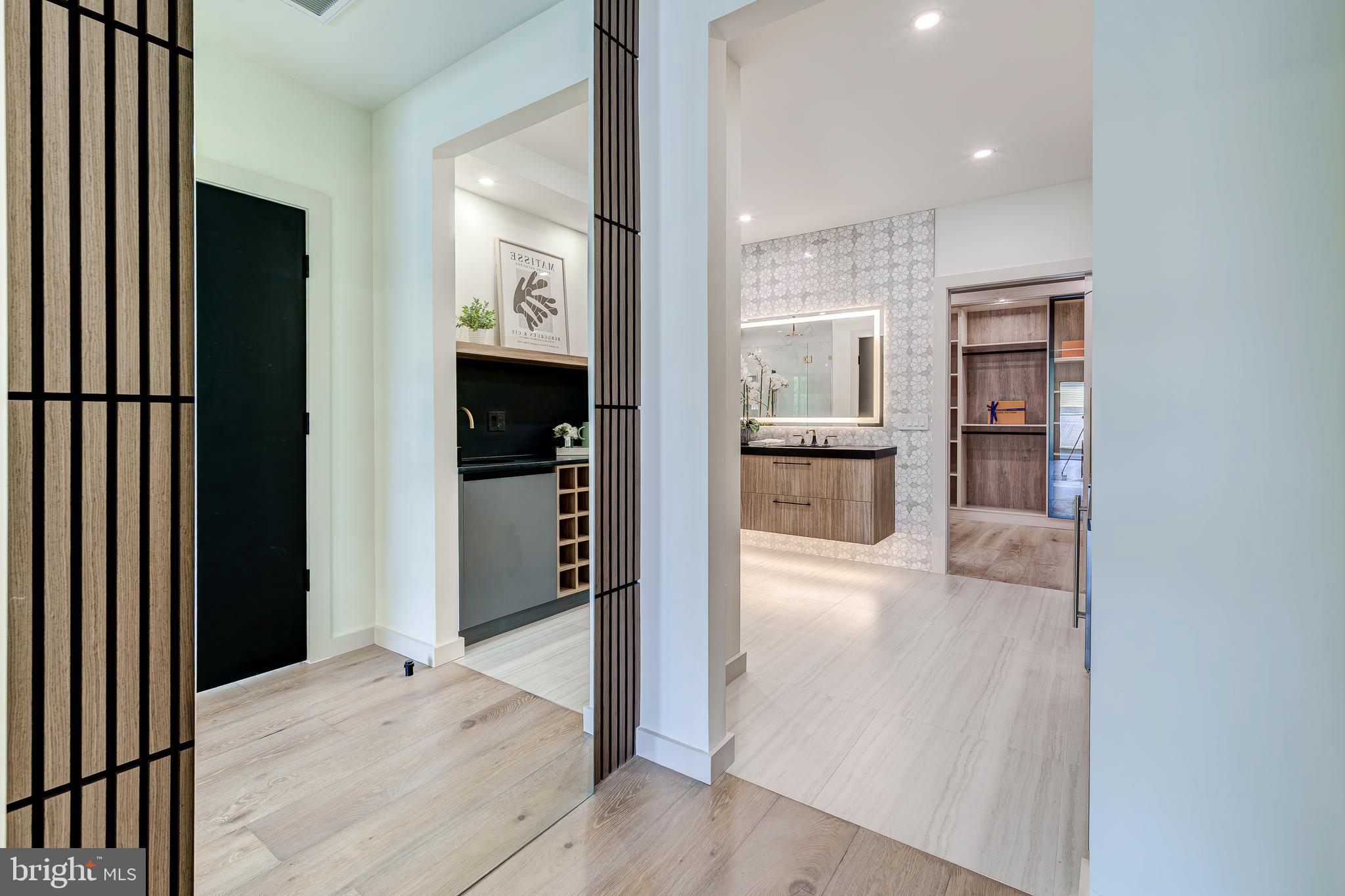 2017 N GREENBRIER STREET