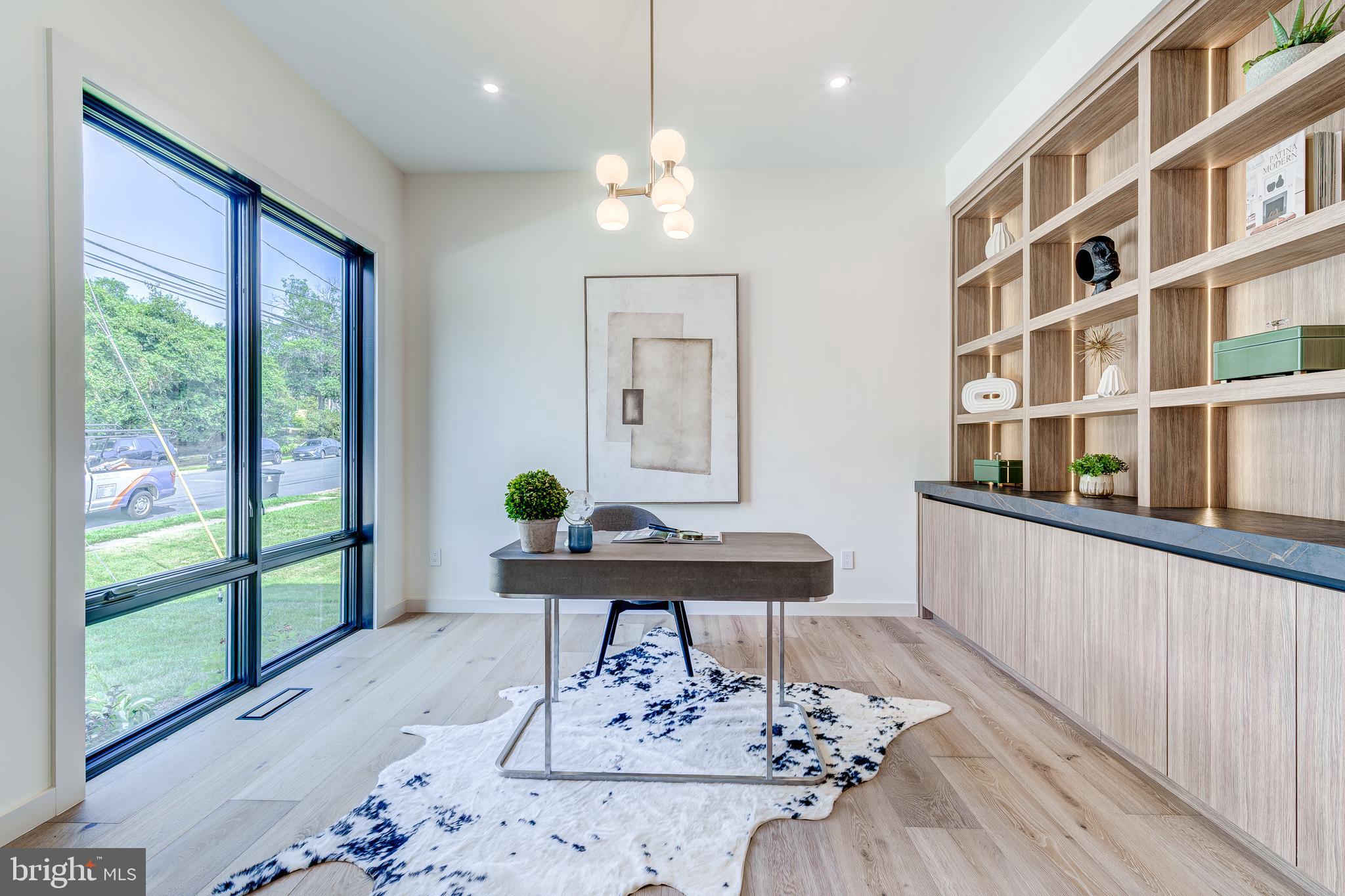 2017 N GREENBRIER STREET