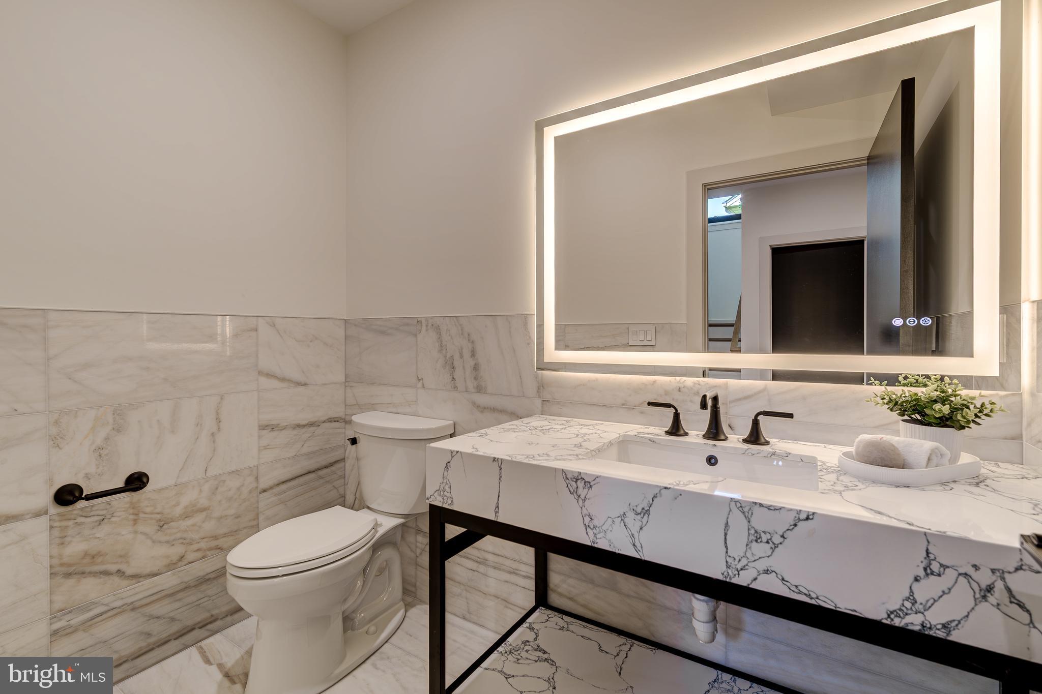 2017 N GREENBRIER STREET