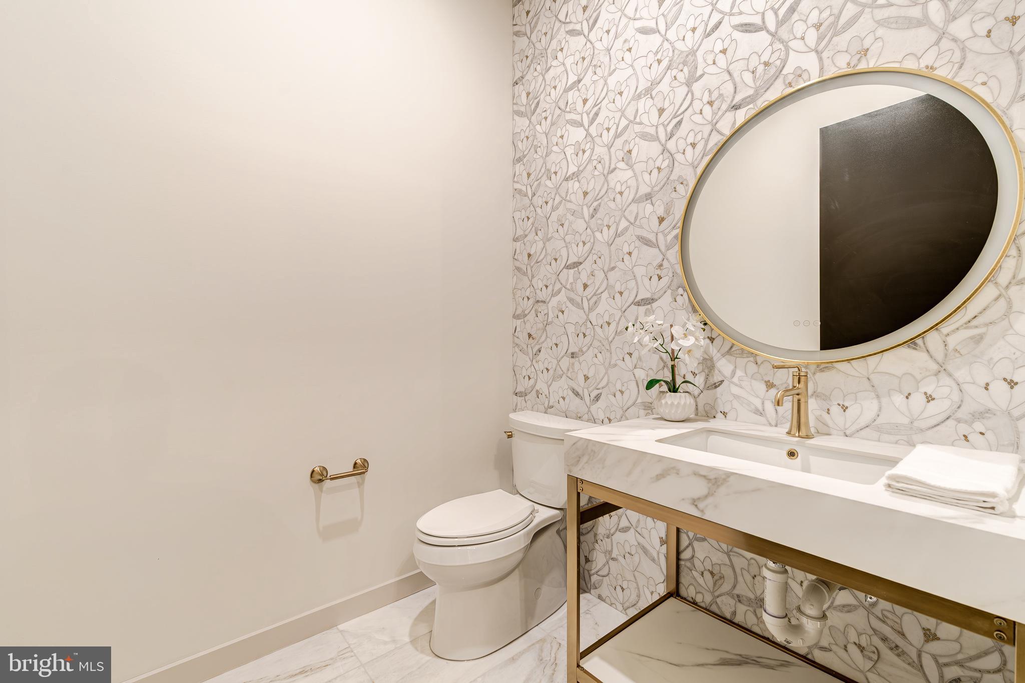 2017 N GREENBRIER STREET