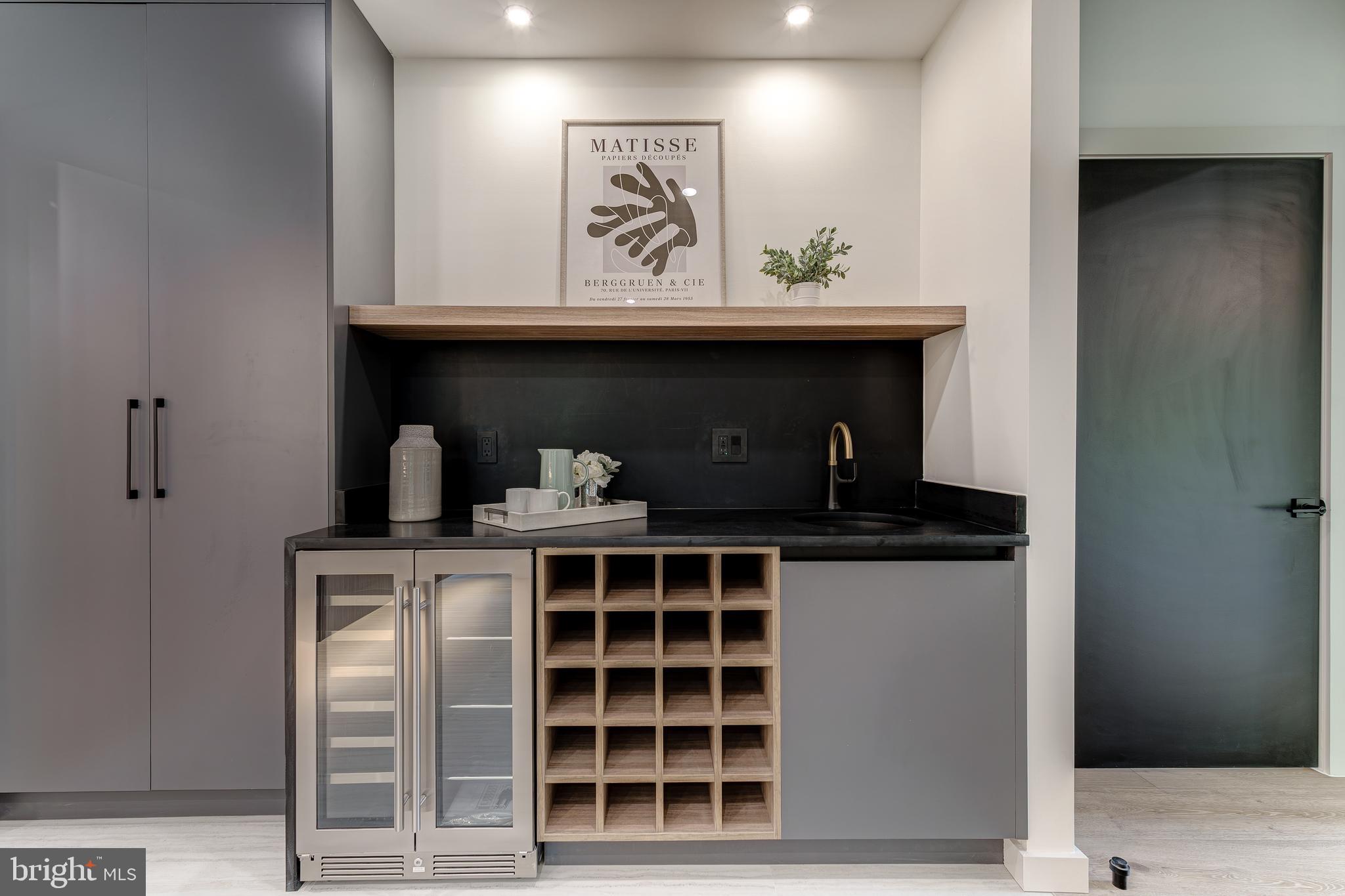 2017 N GREENBRIER STREET