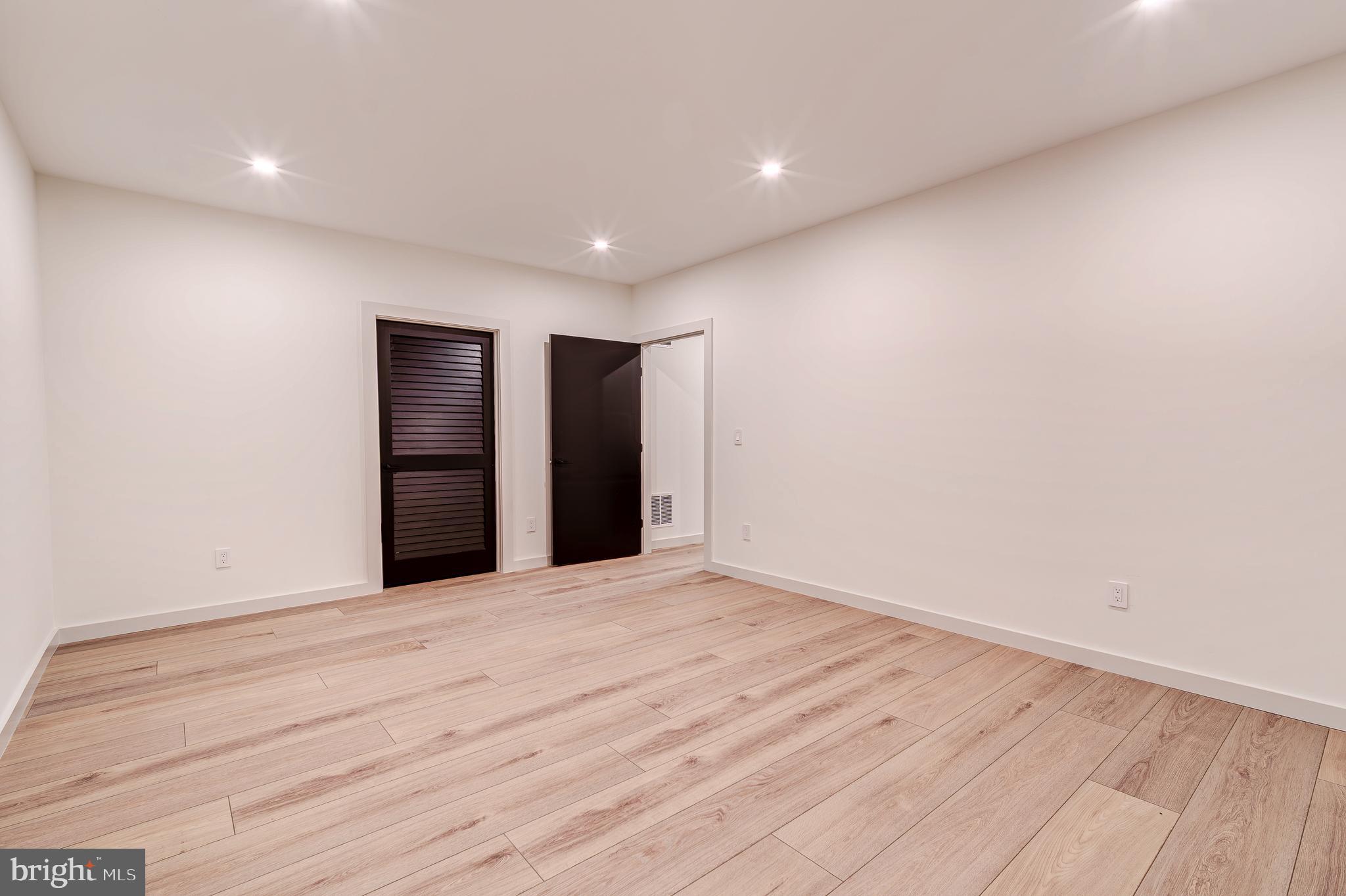 2017 N GREENBRIER STREET