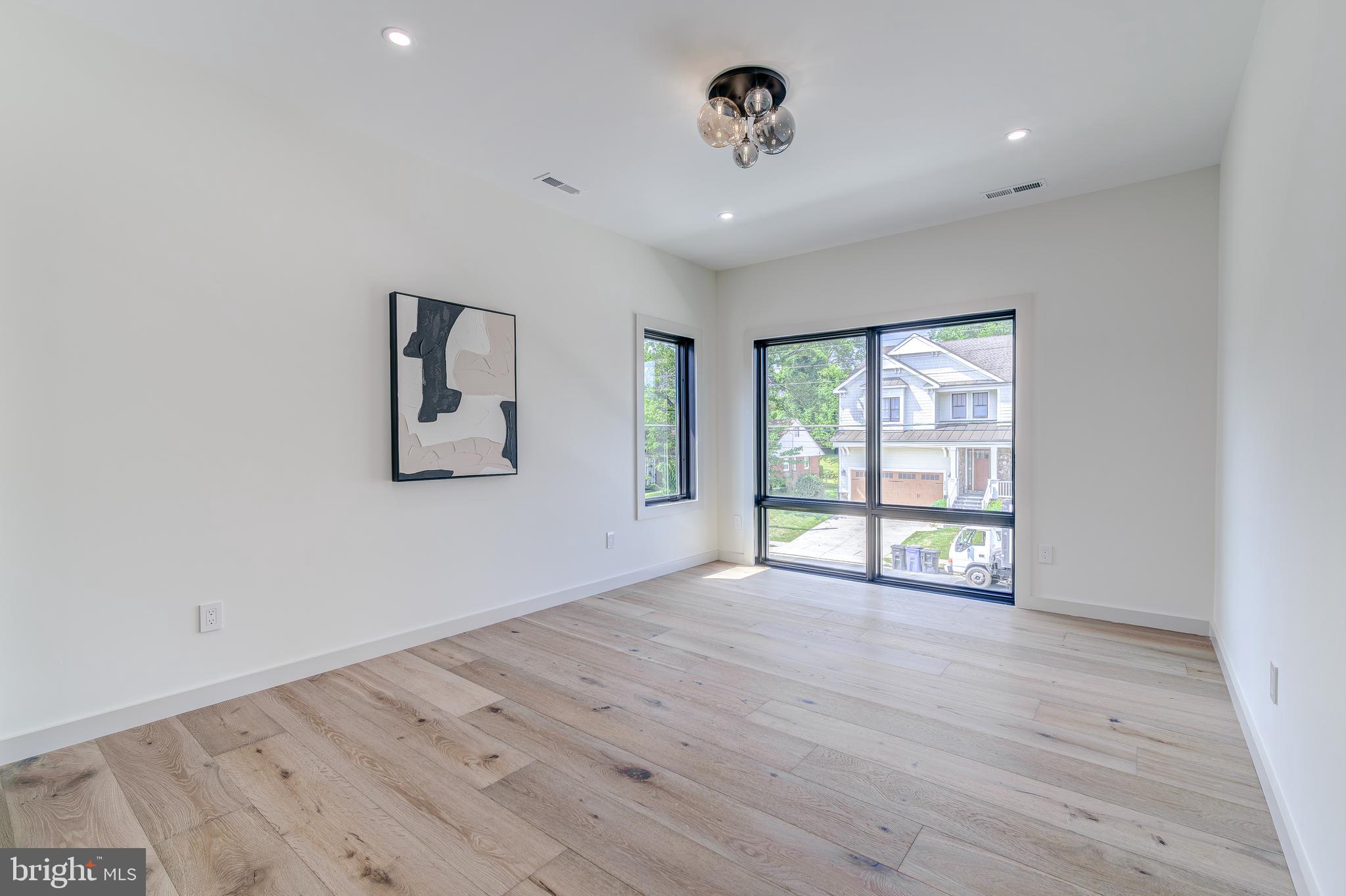 2017 N GREENBRIER STREET